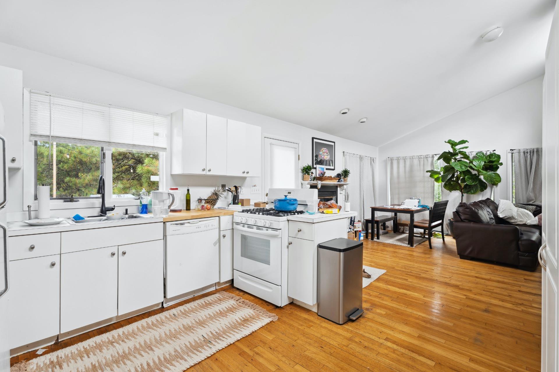 1806 County Road 39, Southampton, NY 11968