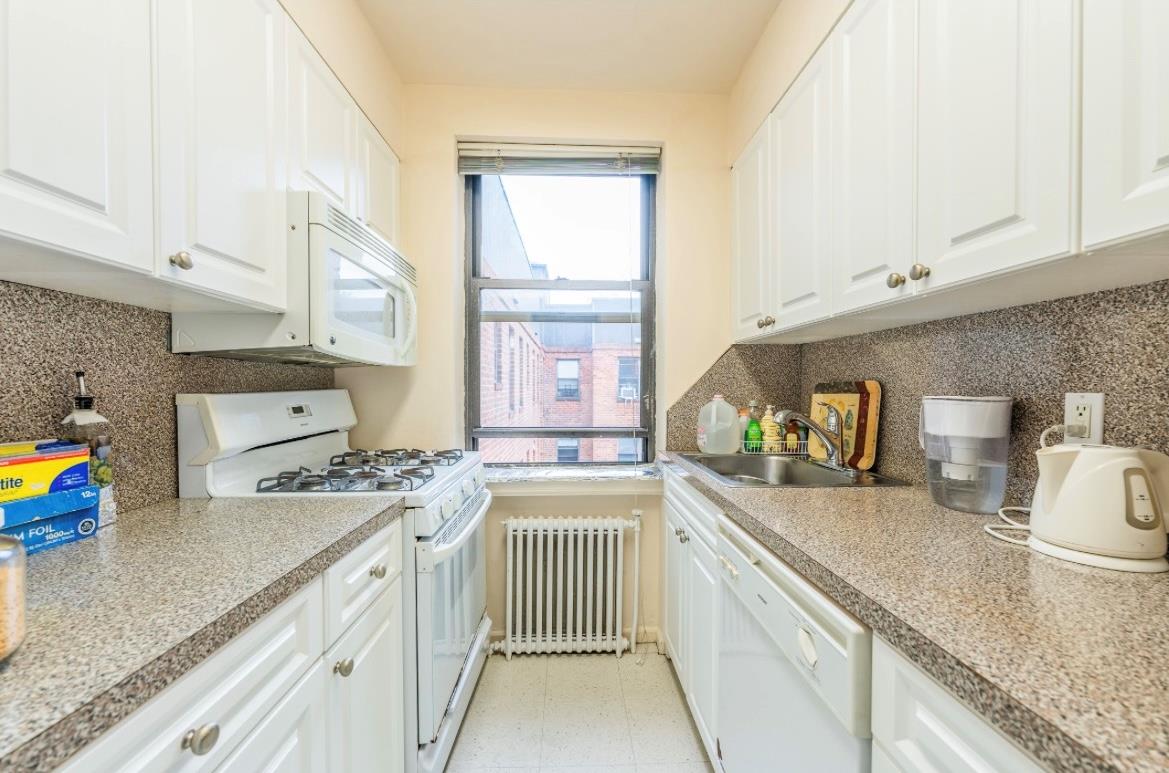 215-43 48 Avenue # 3A, Bayside, NY 11364