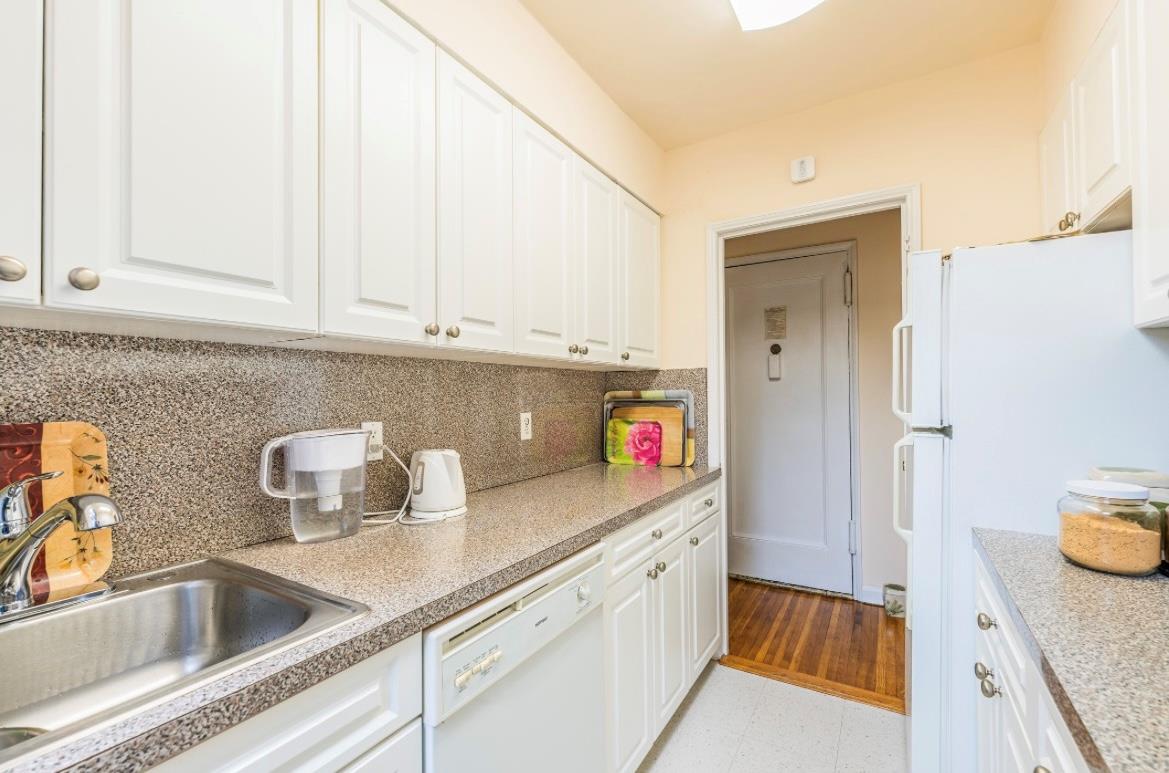 215-43 48 Avenue # 3A, Bayside, NY 11364