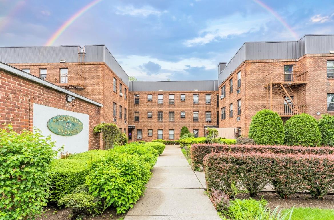 215-43 48 Avenue # 3A, Bayside, NY 11364