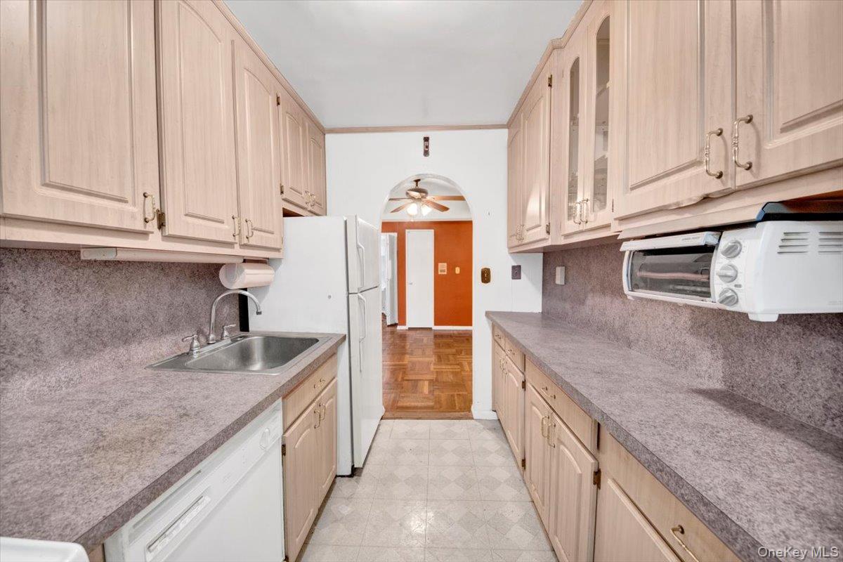 277 Bronx River Road # 4L, Yonkers, NY 10704