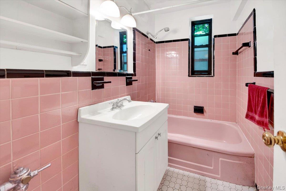 277 Bronx River Road # 4L, Yonkers, NY 10704