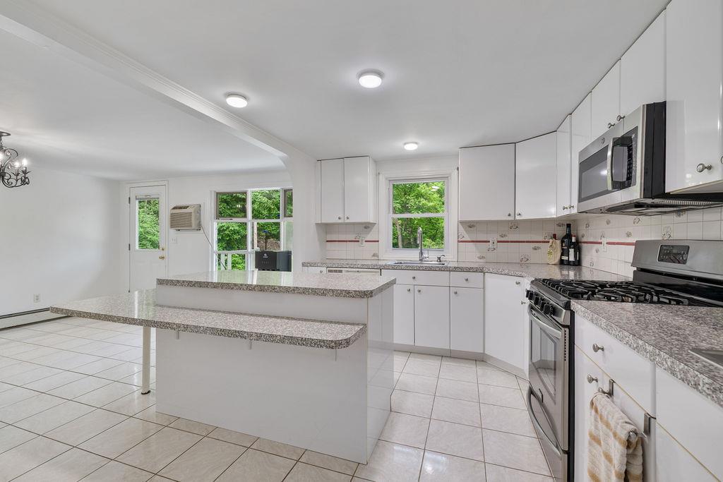 50 New Pomona Road, Suffern, NY 10901