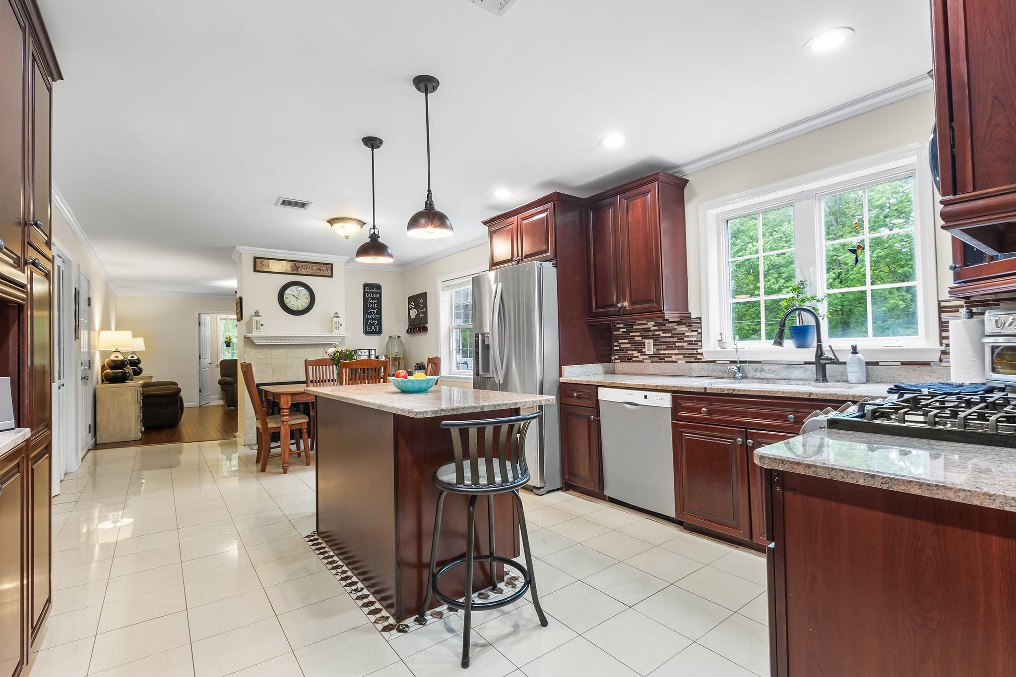 6 Sloan Court, Wallkill, NY 12589