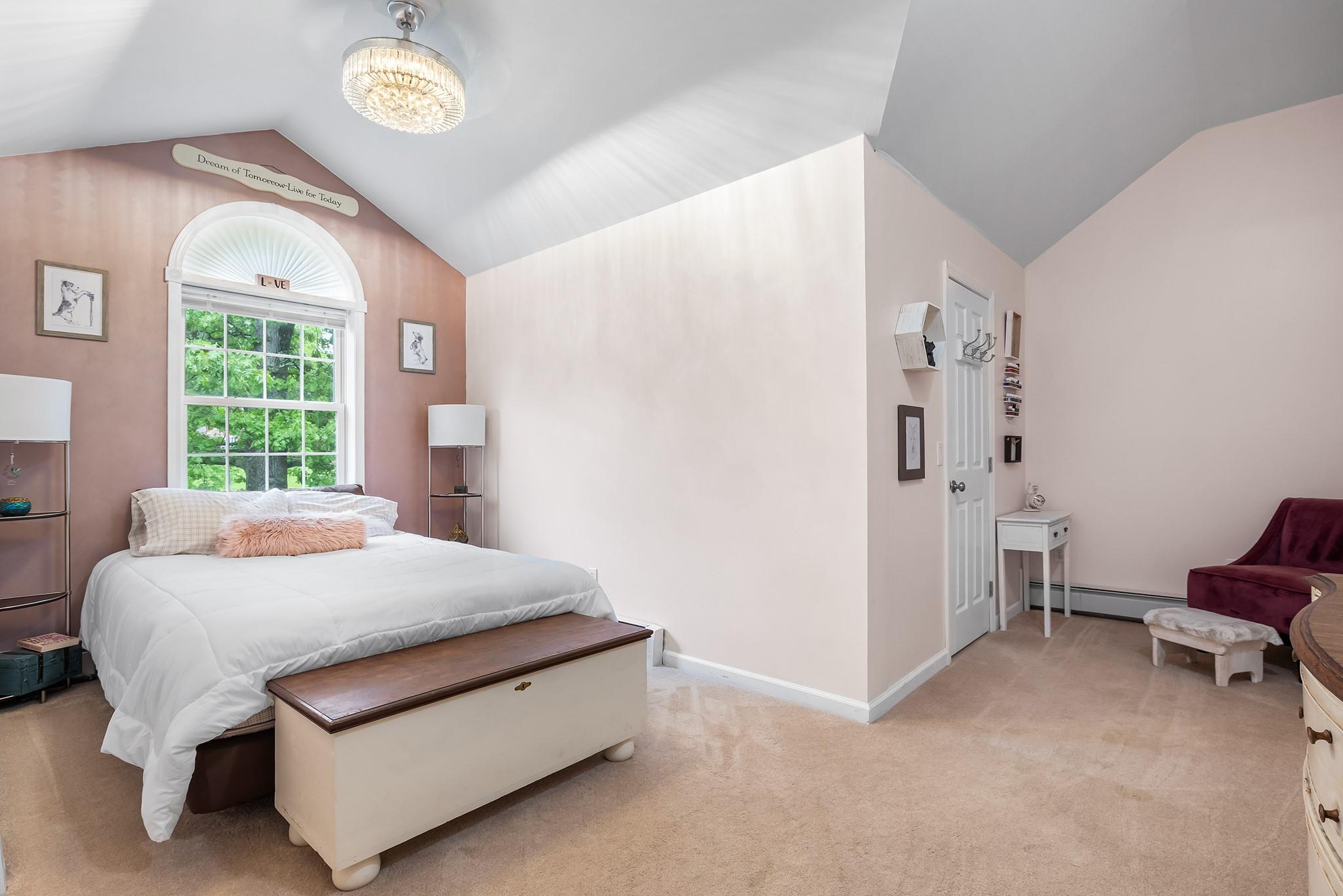 6 Sloan Court, Wallkill, NY 12589