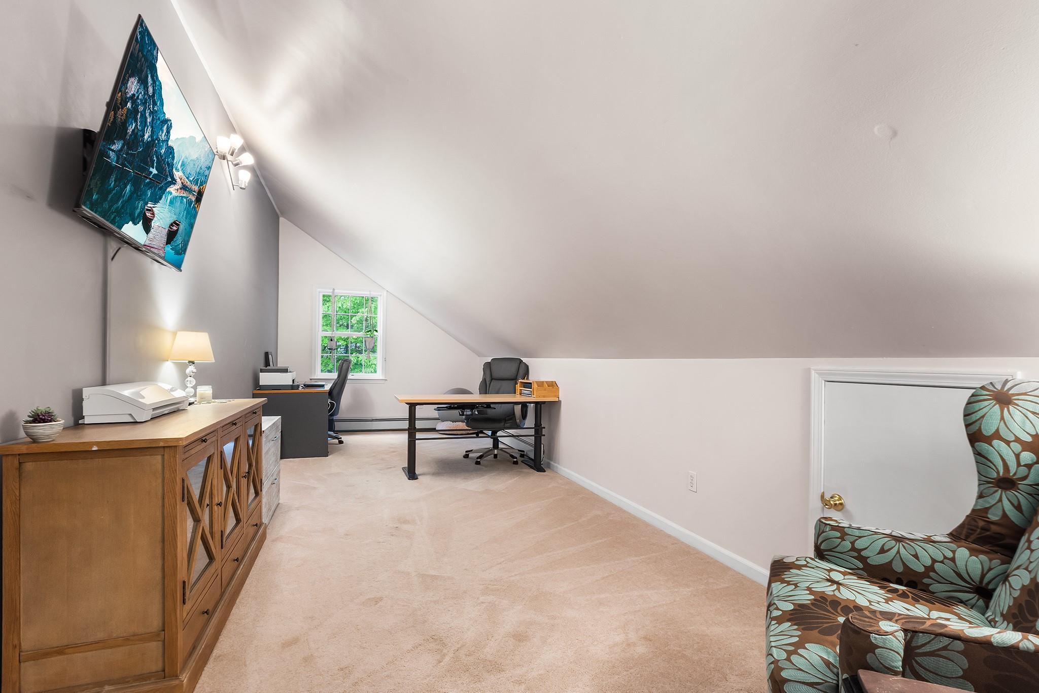 6 Sloan Court, Wallkill, NY 12589