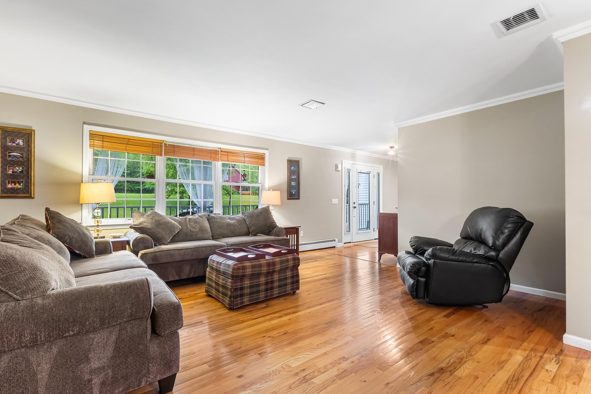 6 Sloan Court, Wallkill, NY 12589