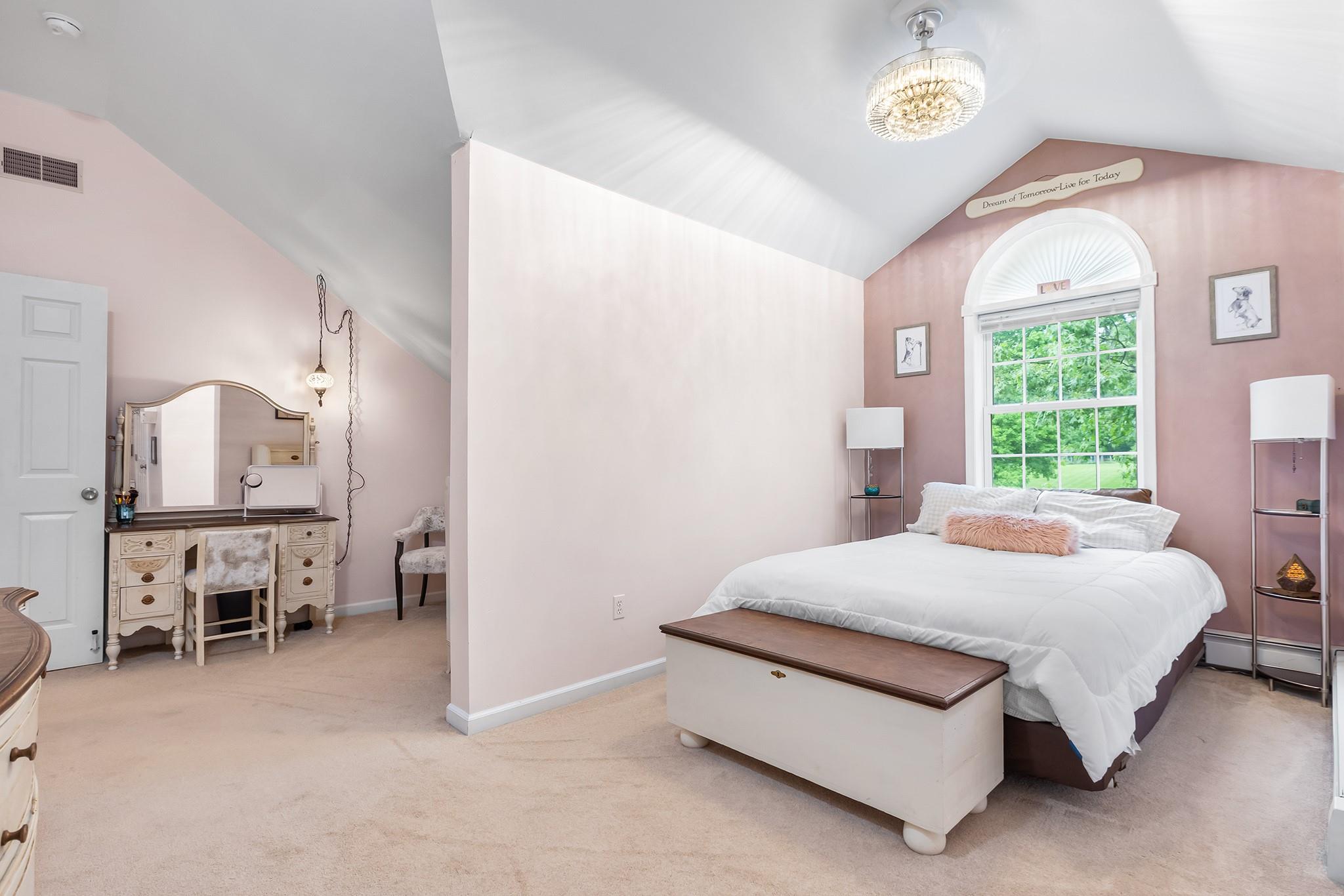 6 Sloan Court, Wallkill, NY 12589