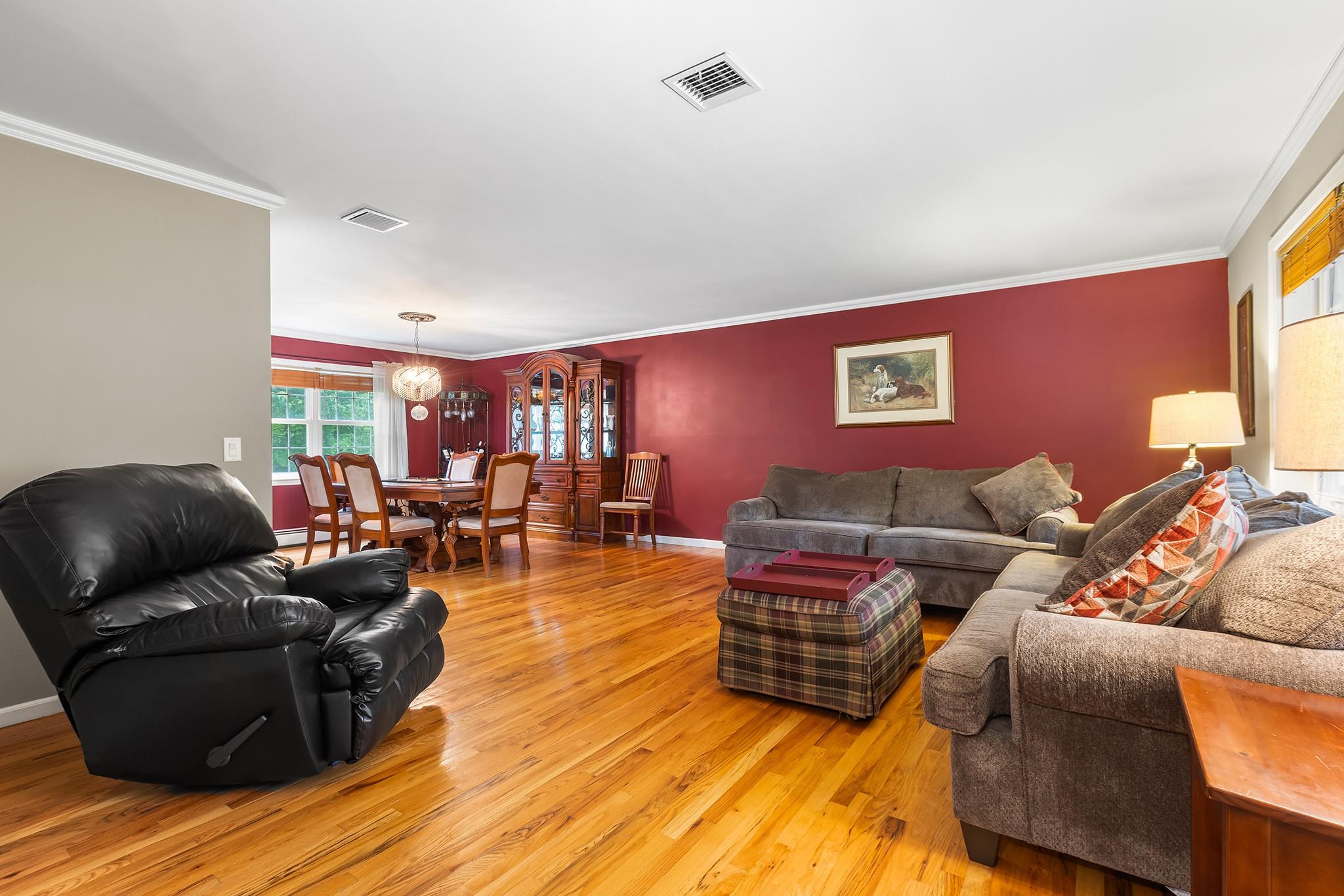 6 Sloan Court, Wallkill, NY 12589