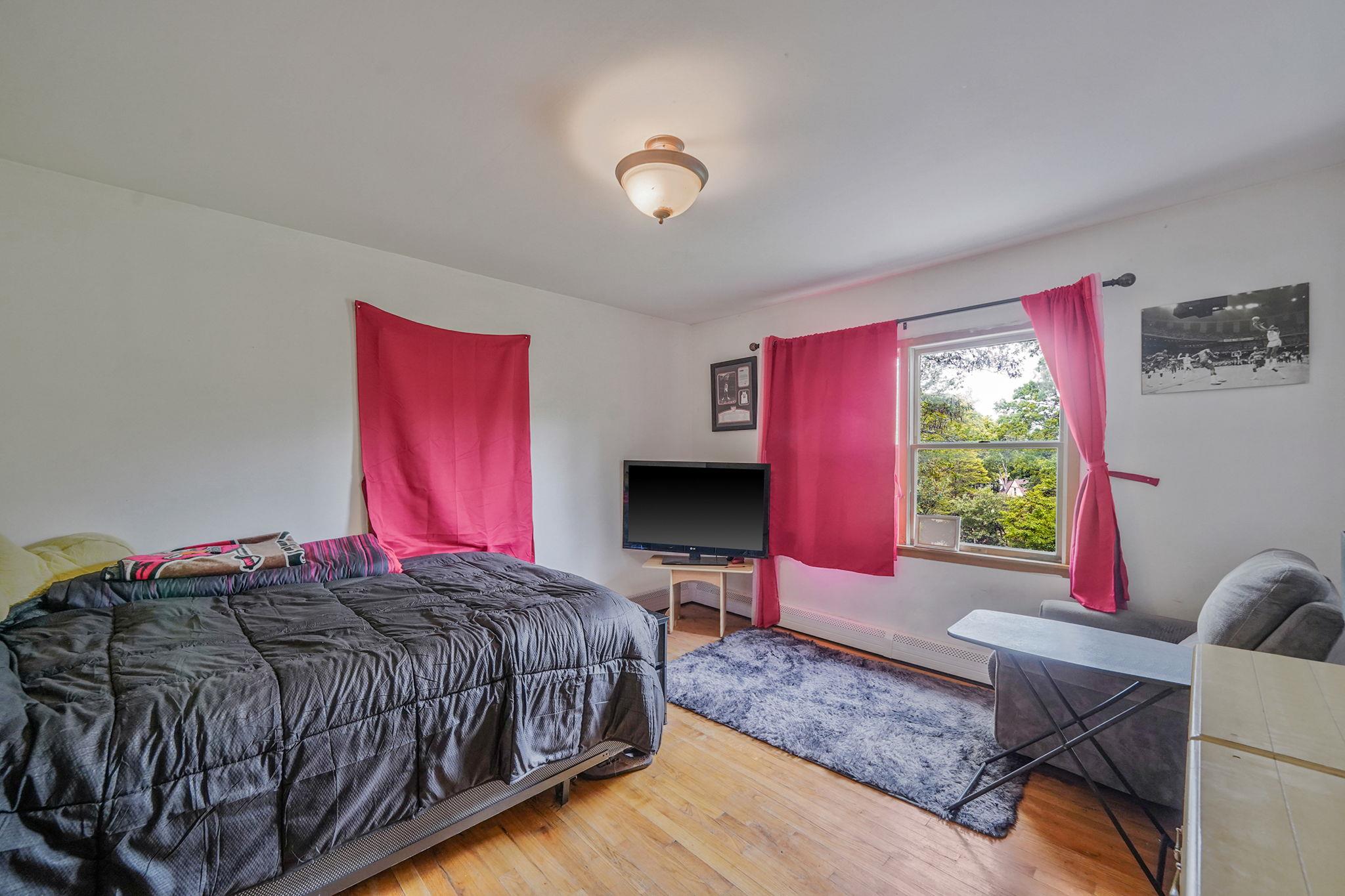 2 Queen Drive, Sound Beach, NY 11789
