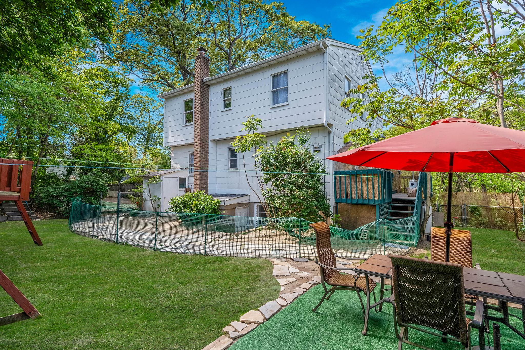 2 Queen Drive, Sound Beach, NY 11789
