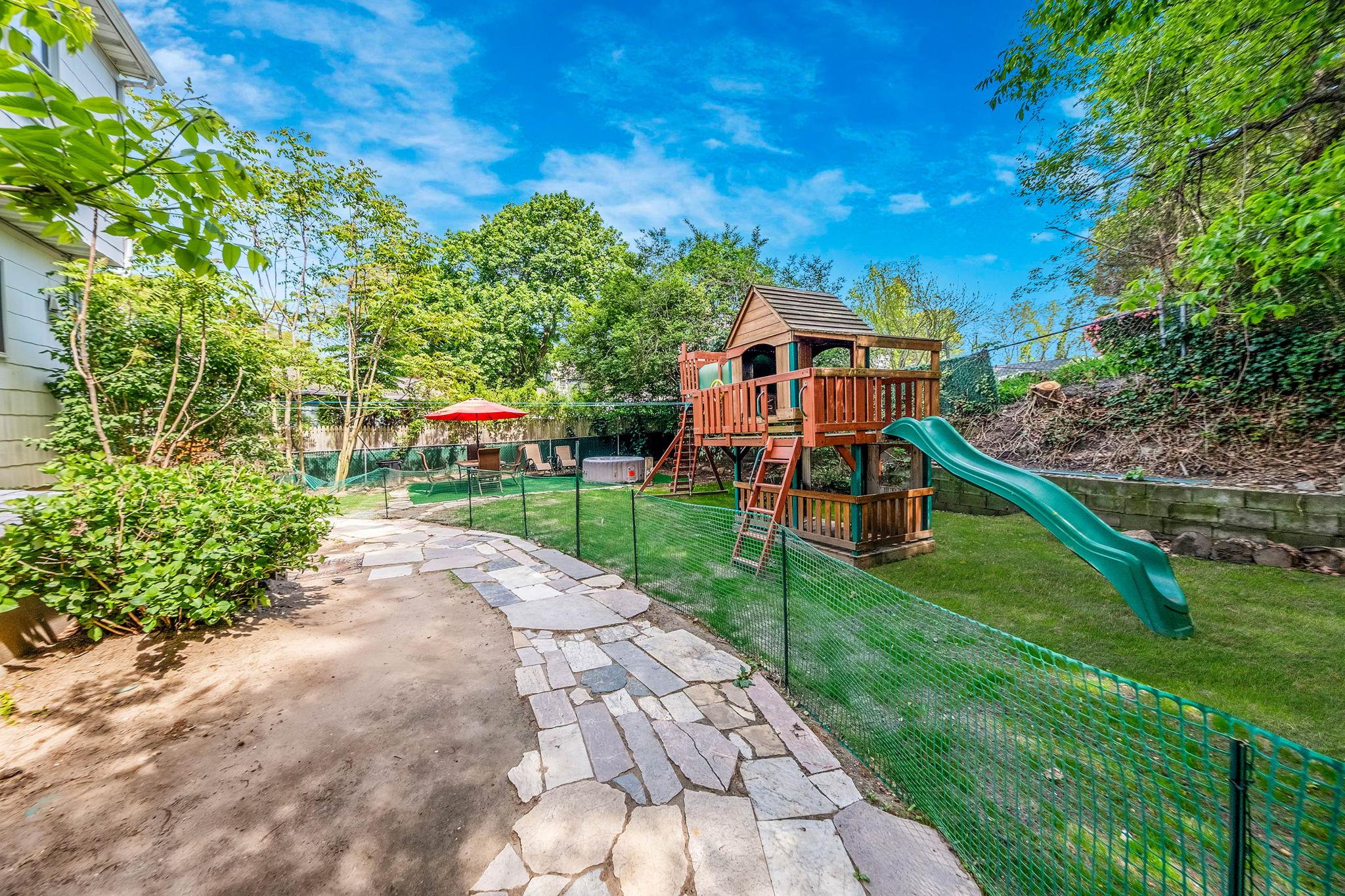 2 Queen Drive, Sound Beach, NY 11789