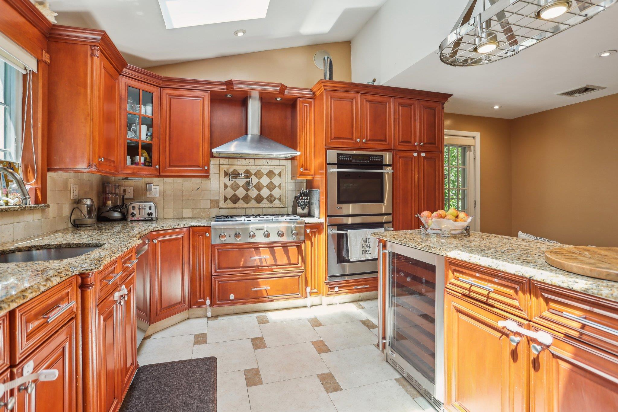 80-36 208th Street, Hollis Hills, NY 11427