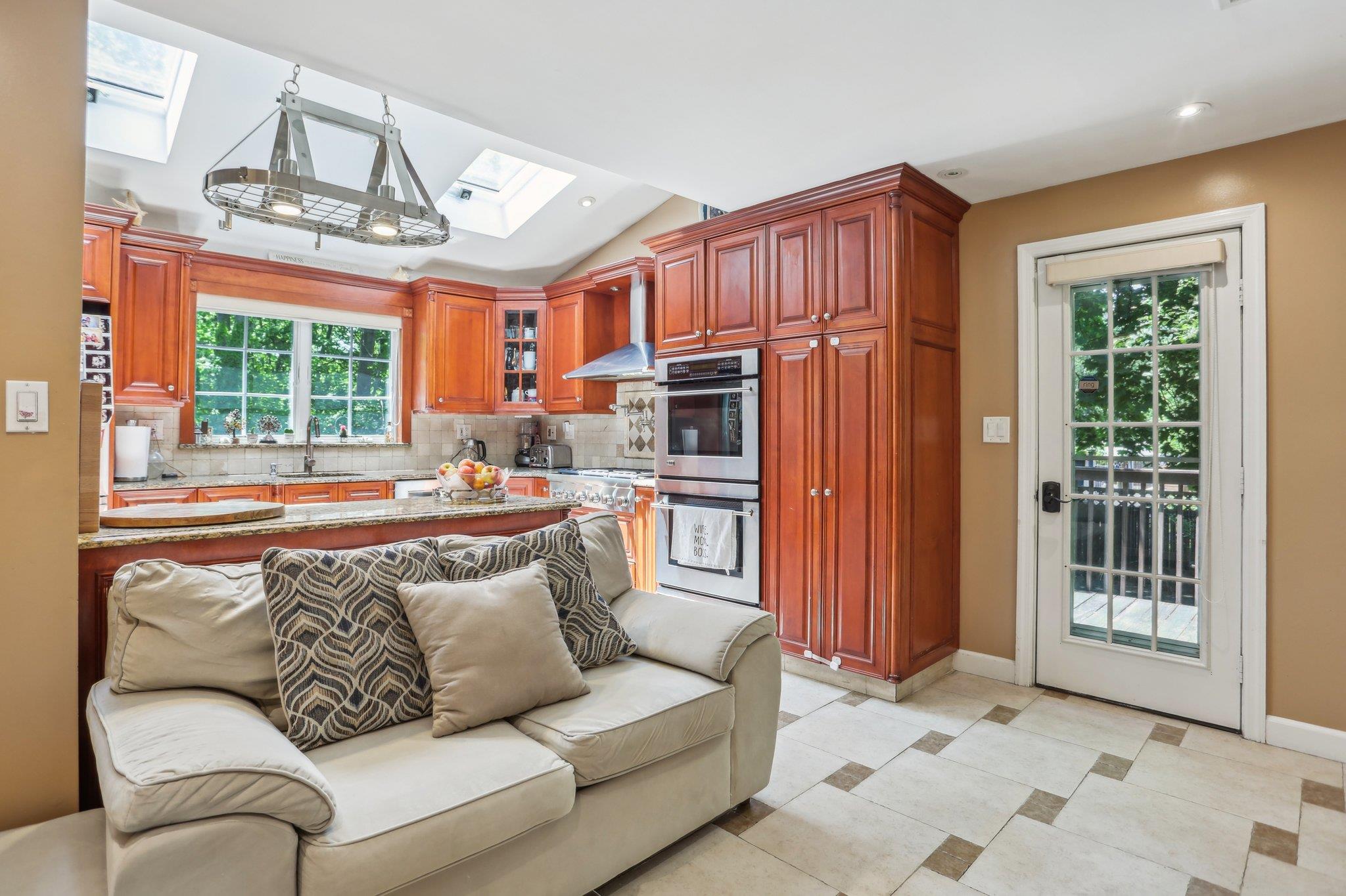 80-36 208th Street, Hollis Hills, NY 11427