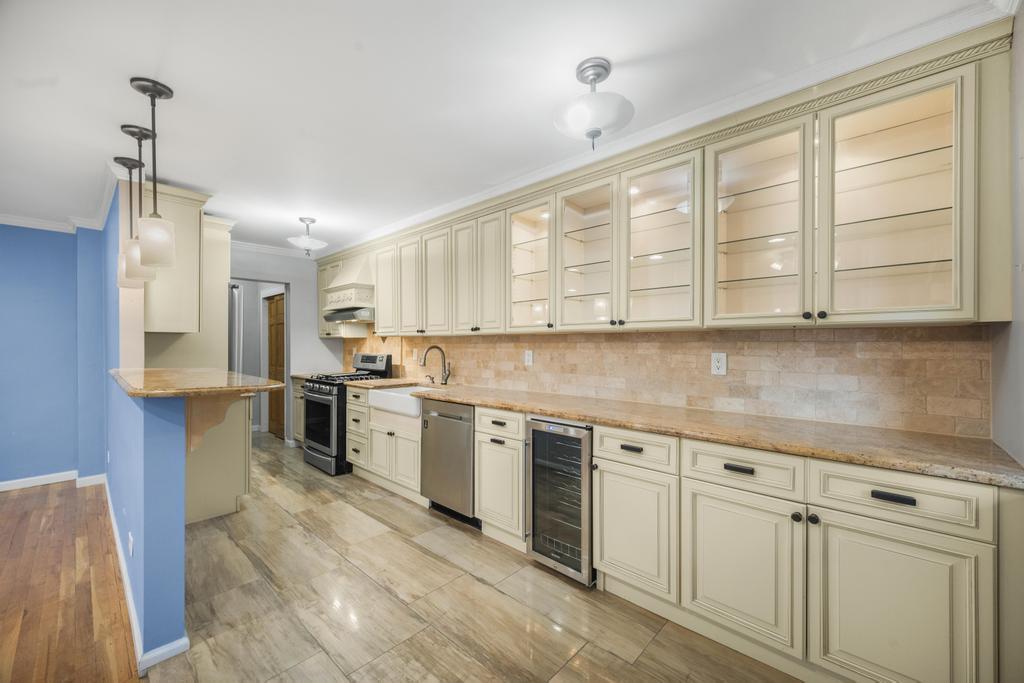 86-10 151st Avenue # 3F, Howard Beach, NY 11414