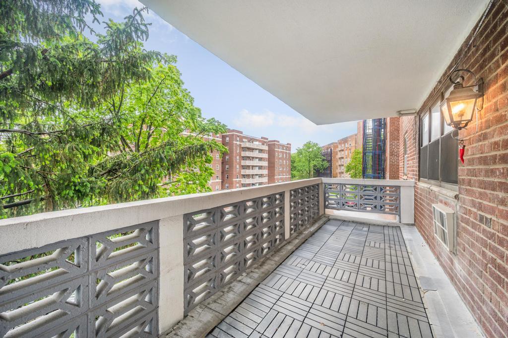 86-10 151st Avenue # 3F, Howard Beach, NY 11414