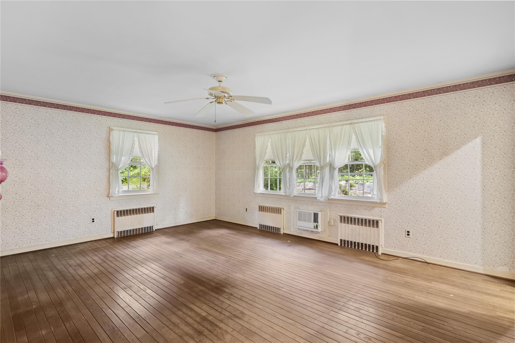 1015 Knollwood Lane, Mattituck, NY 11952