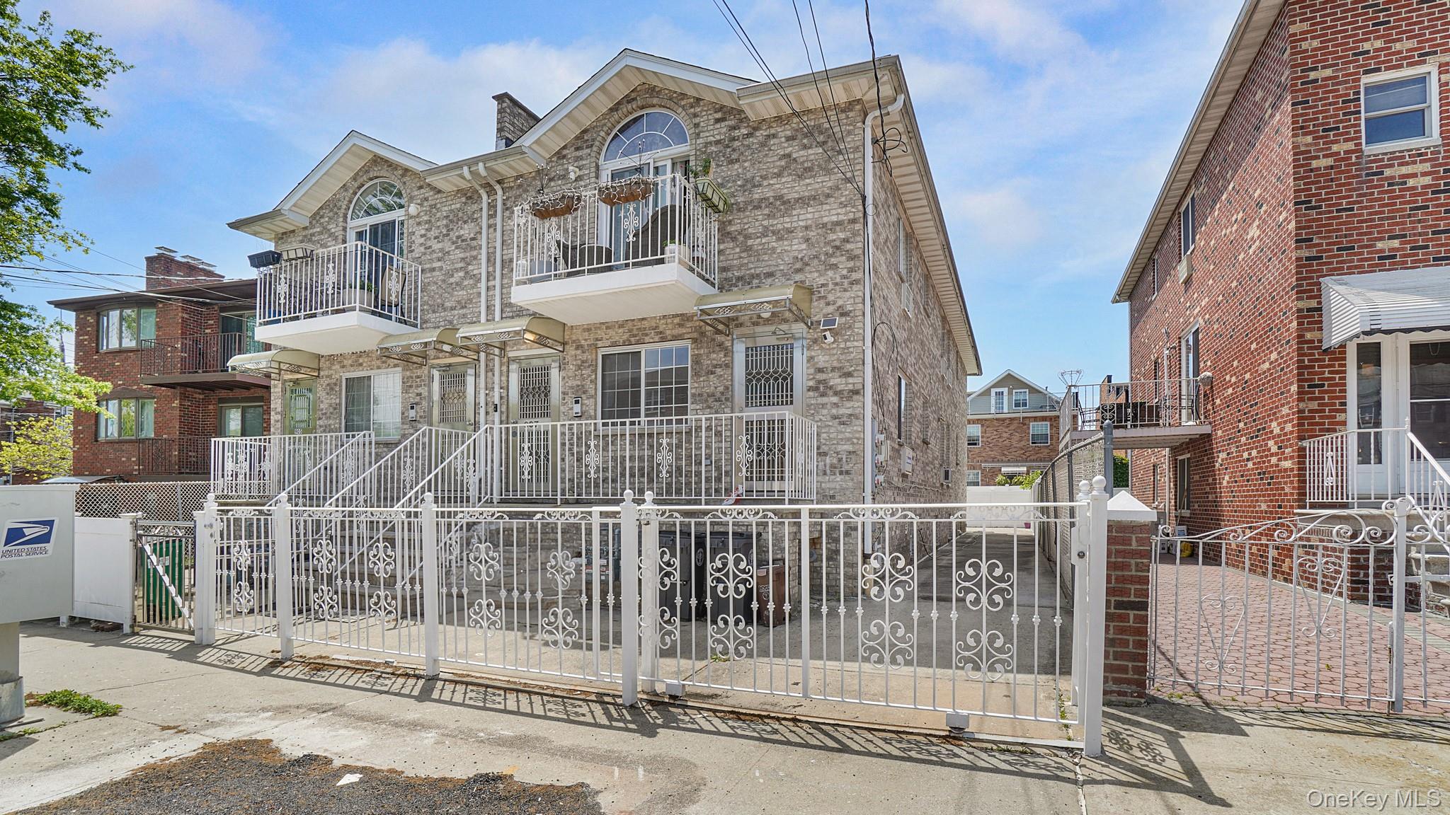 907 Clarence Avenue, Bronx, NY 10465