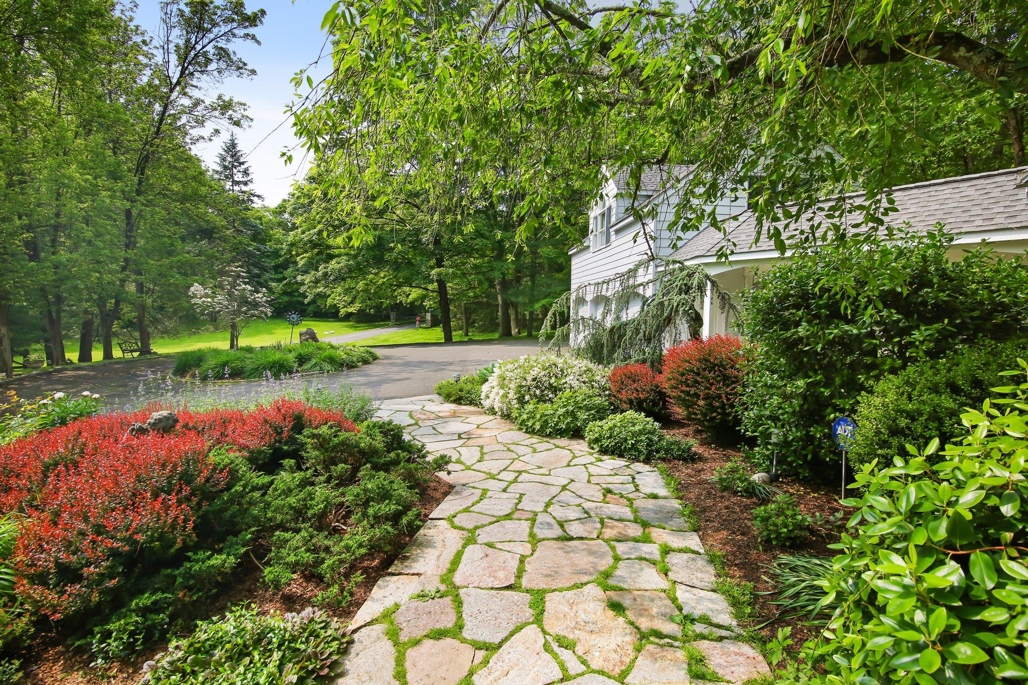 27 West Lane, Pound Ridge, NY 10576