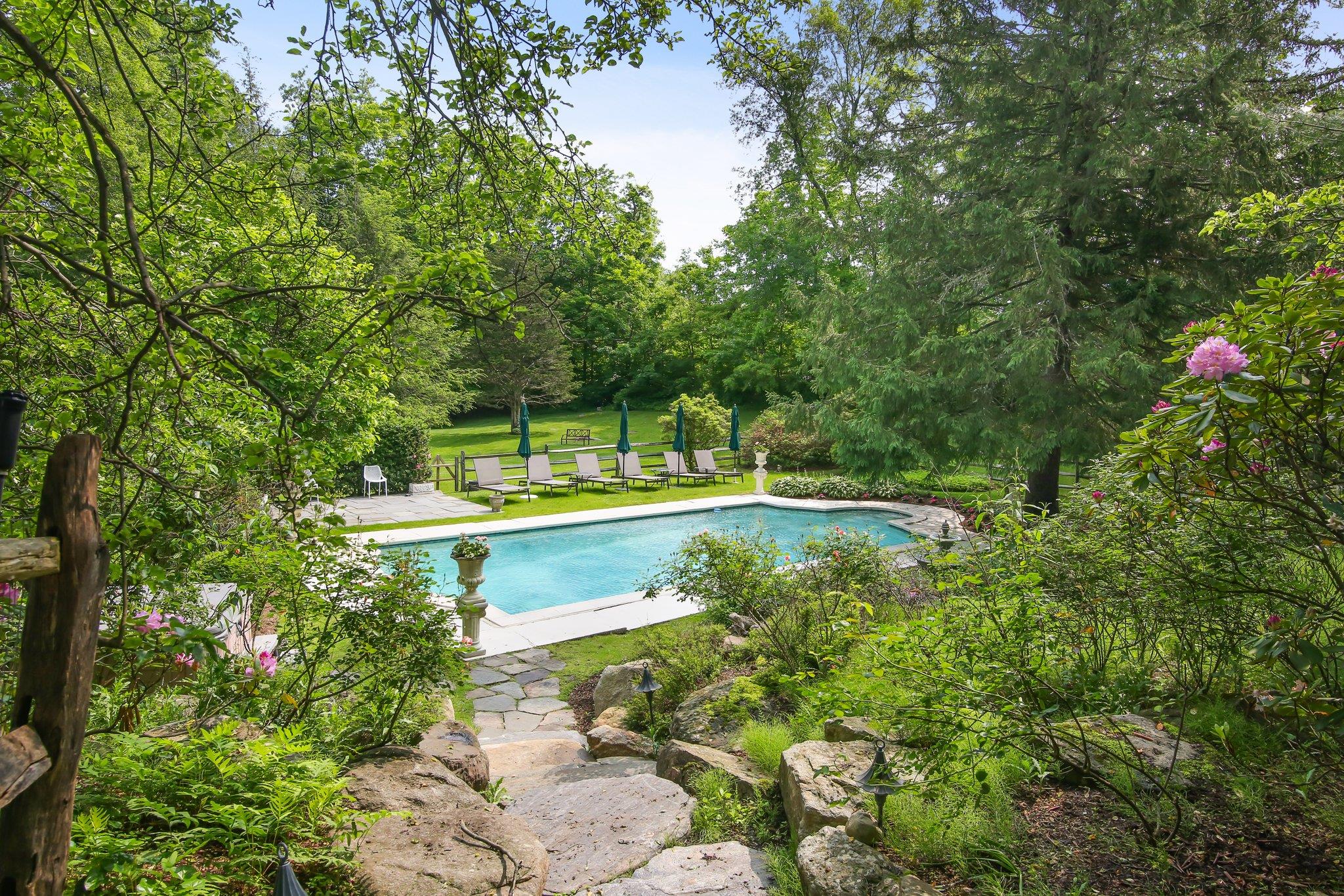 27 West Lane, Pound Ridge, NY 10576