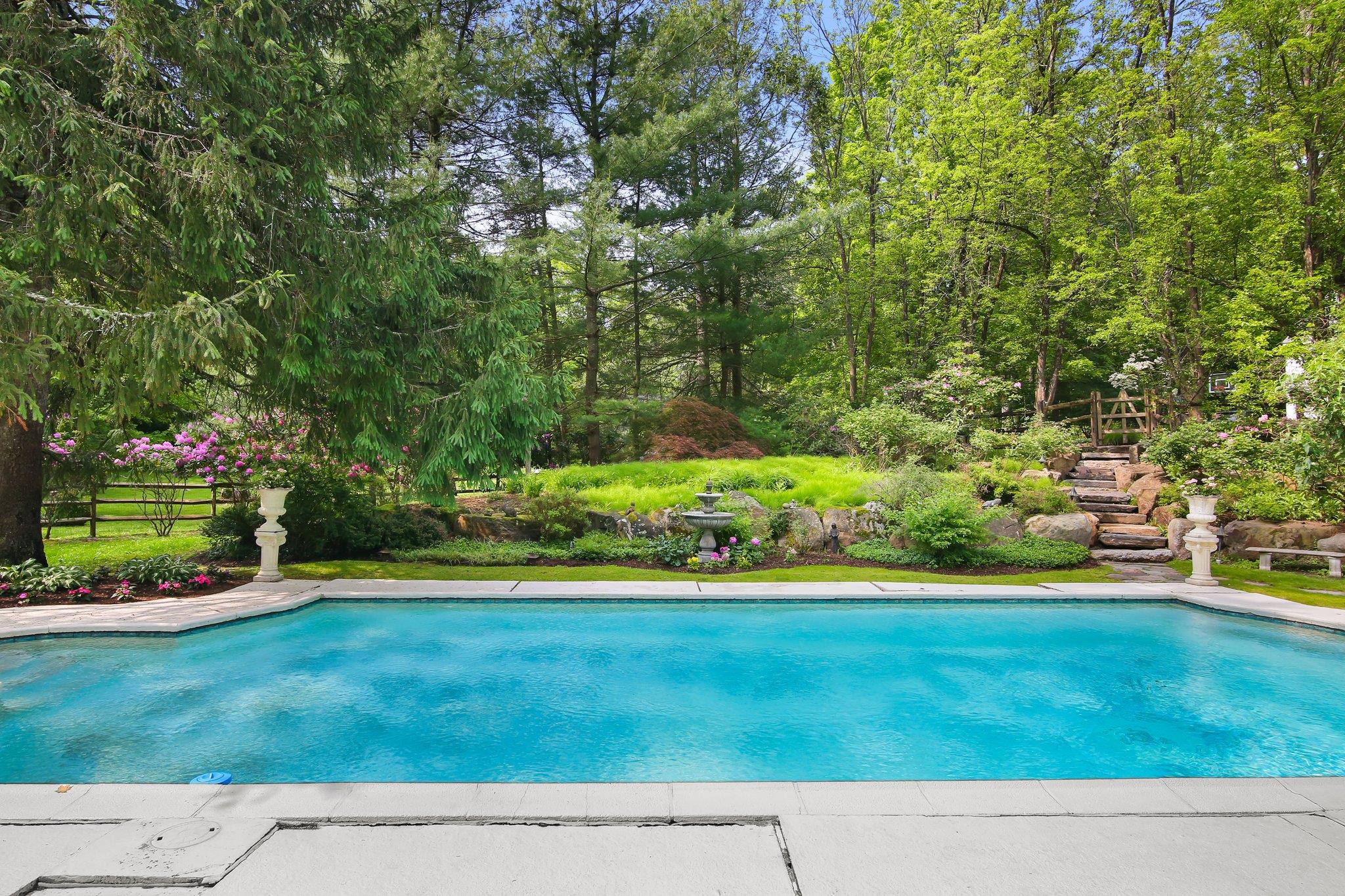 27 West Lane, Pound Ridge, NY 10576