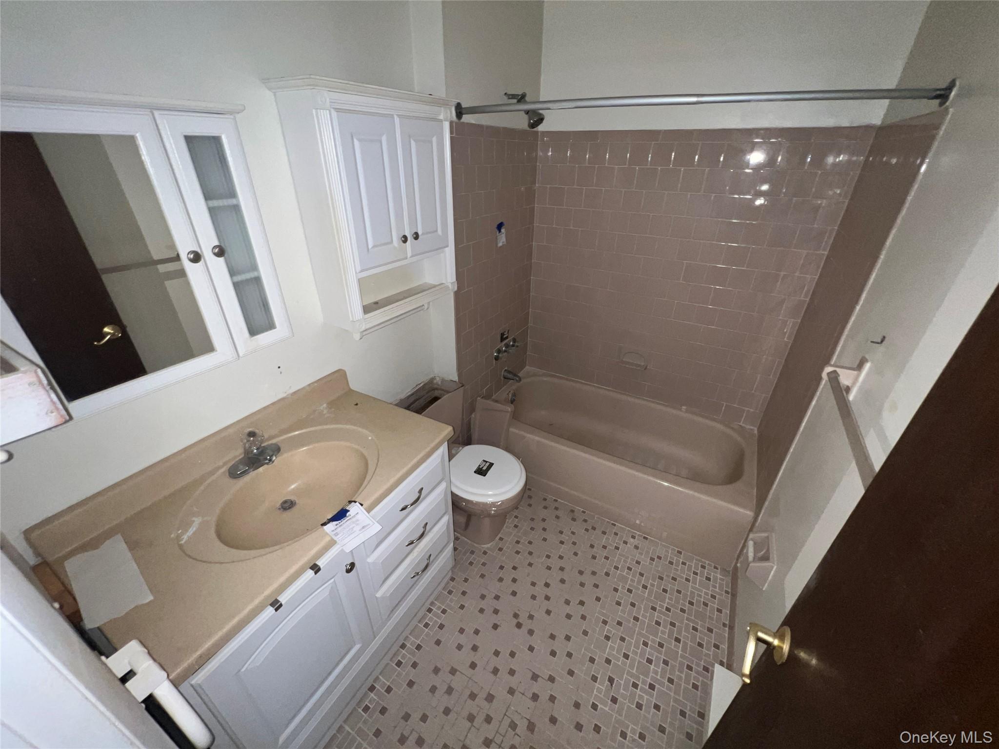 5 Northgate Drive, Walden, NY 12586