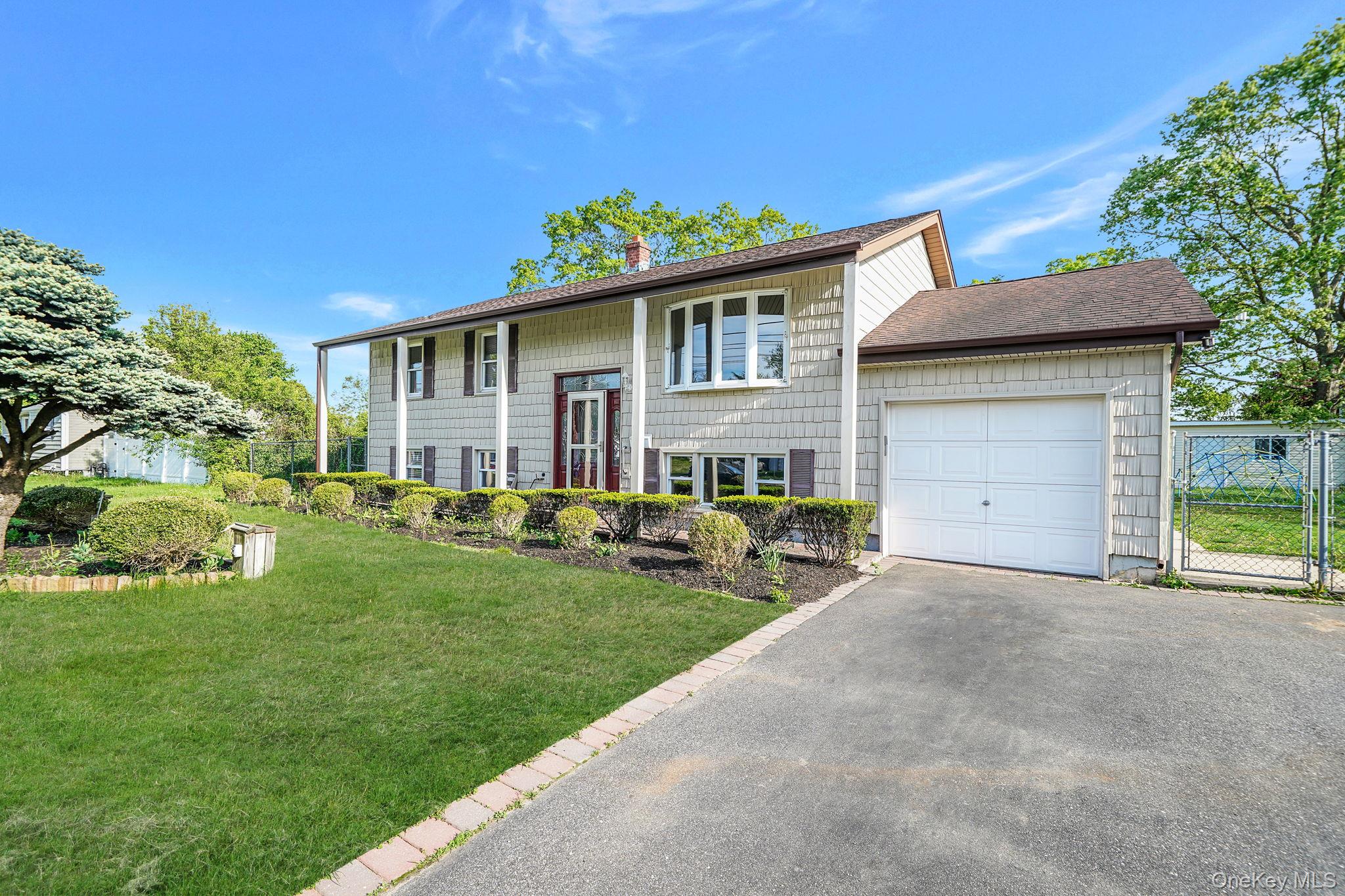 136 Tabor Street, Brentwood, NY 11717