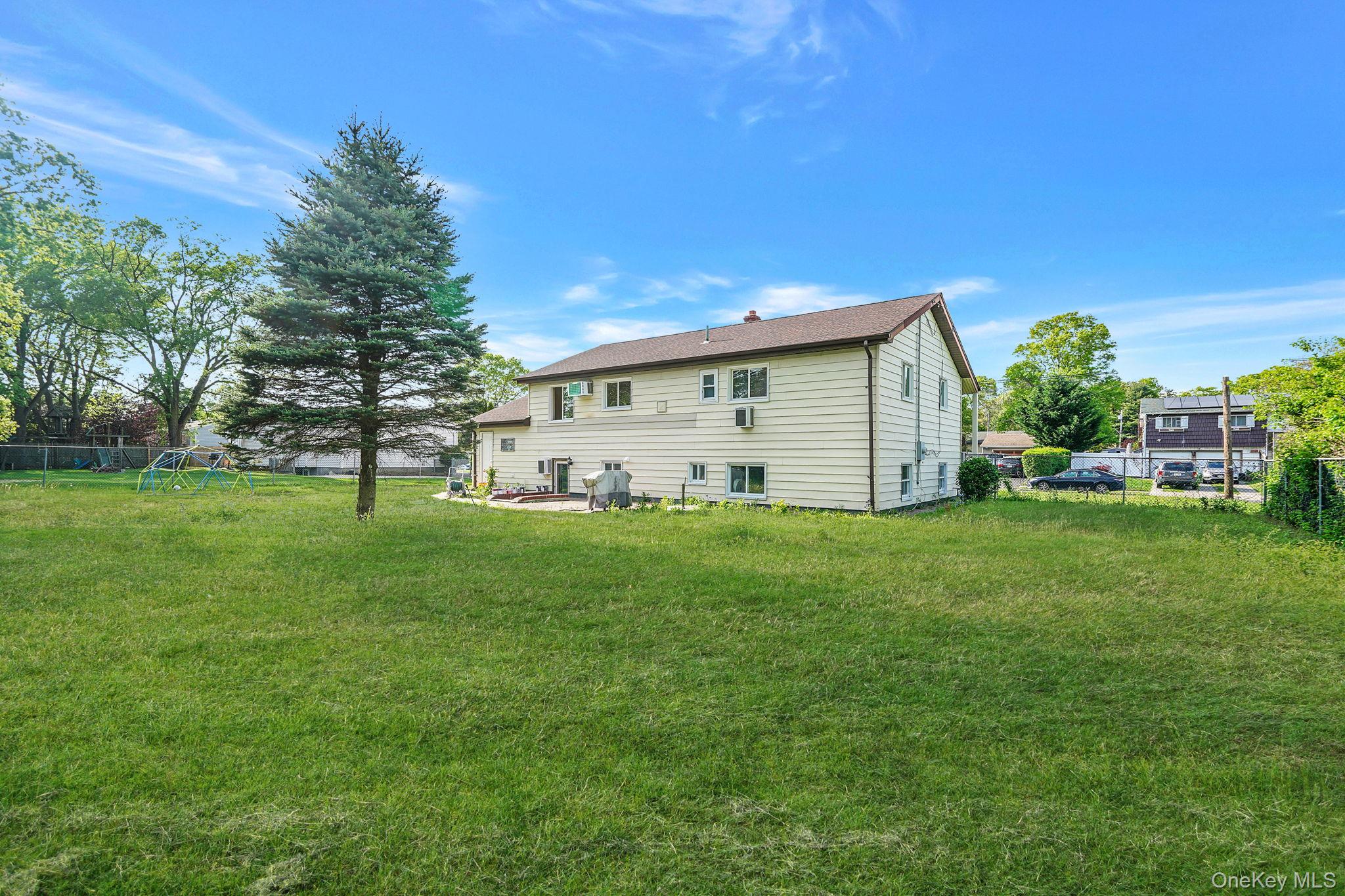 136 Tabor Street, Brentwood, NY 11717