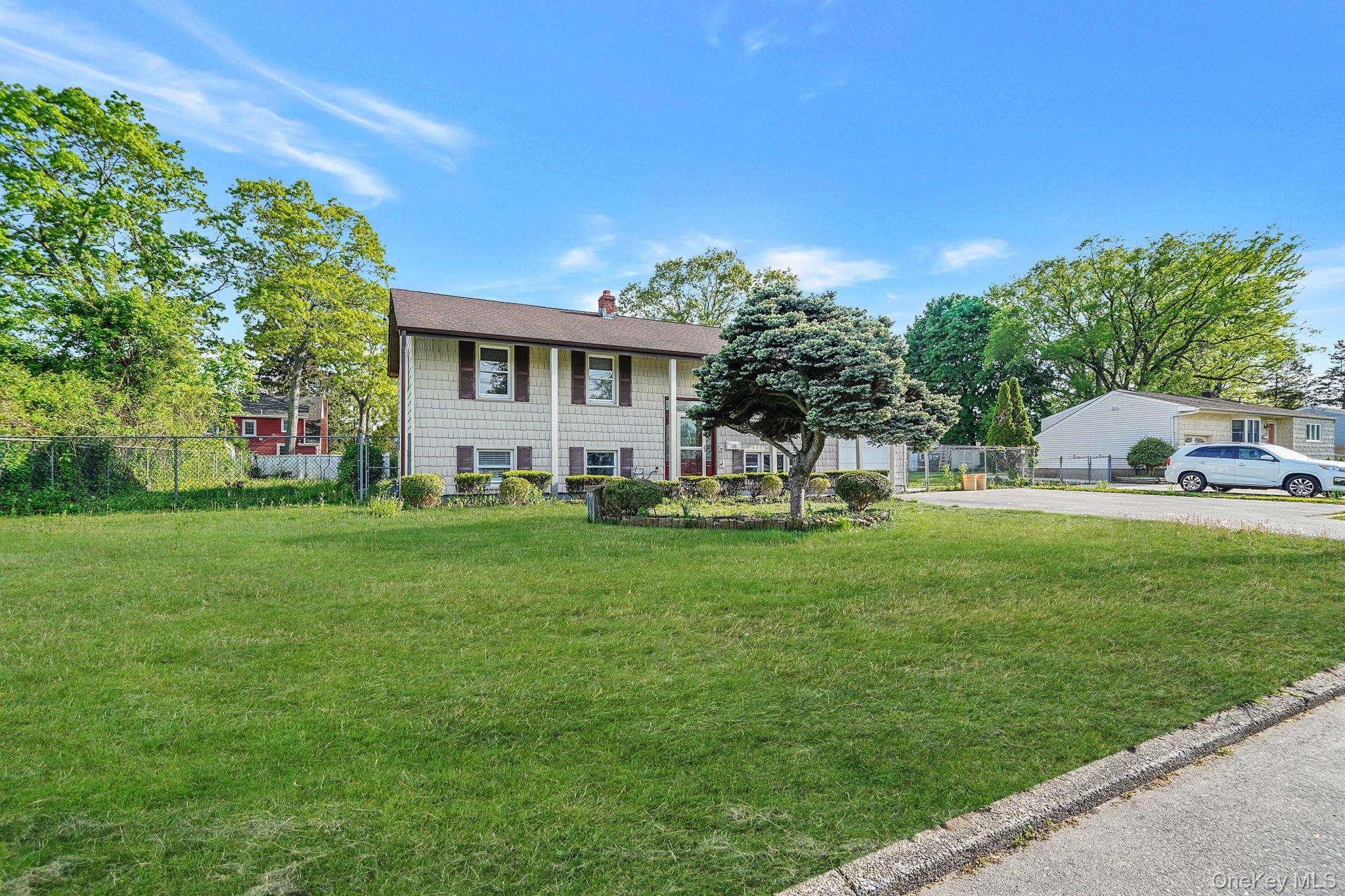 136 Tabor Street, Brentwood, NY 11717