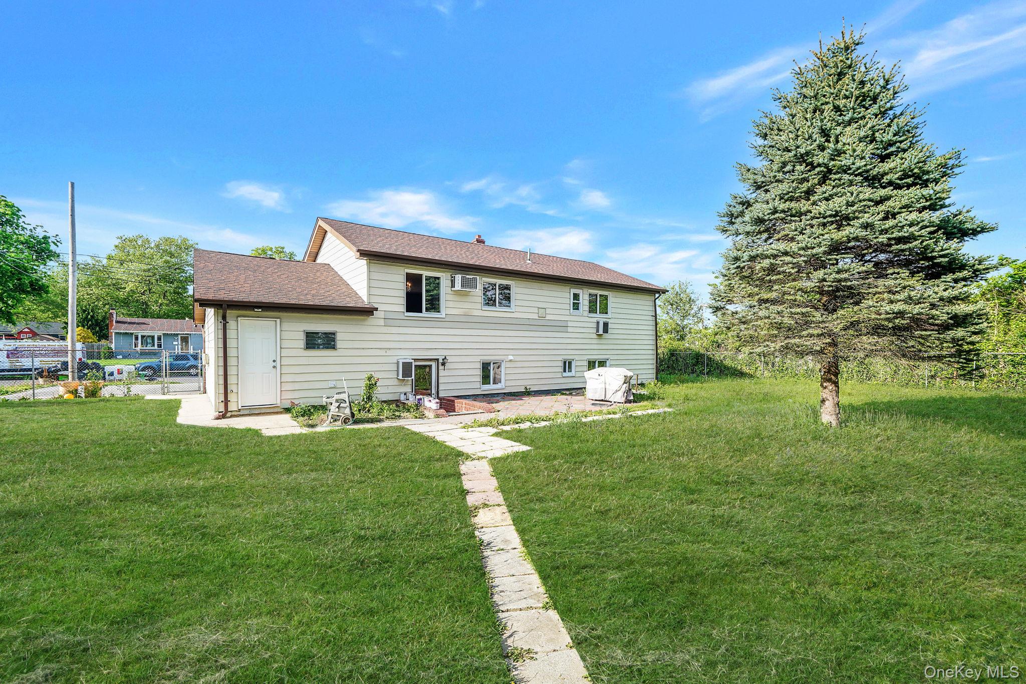 136 Tabor Street, Brentwood, NY 11717