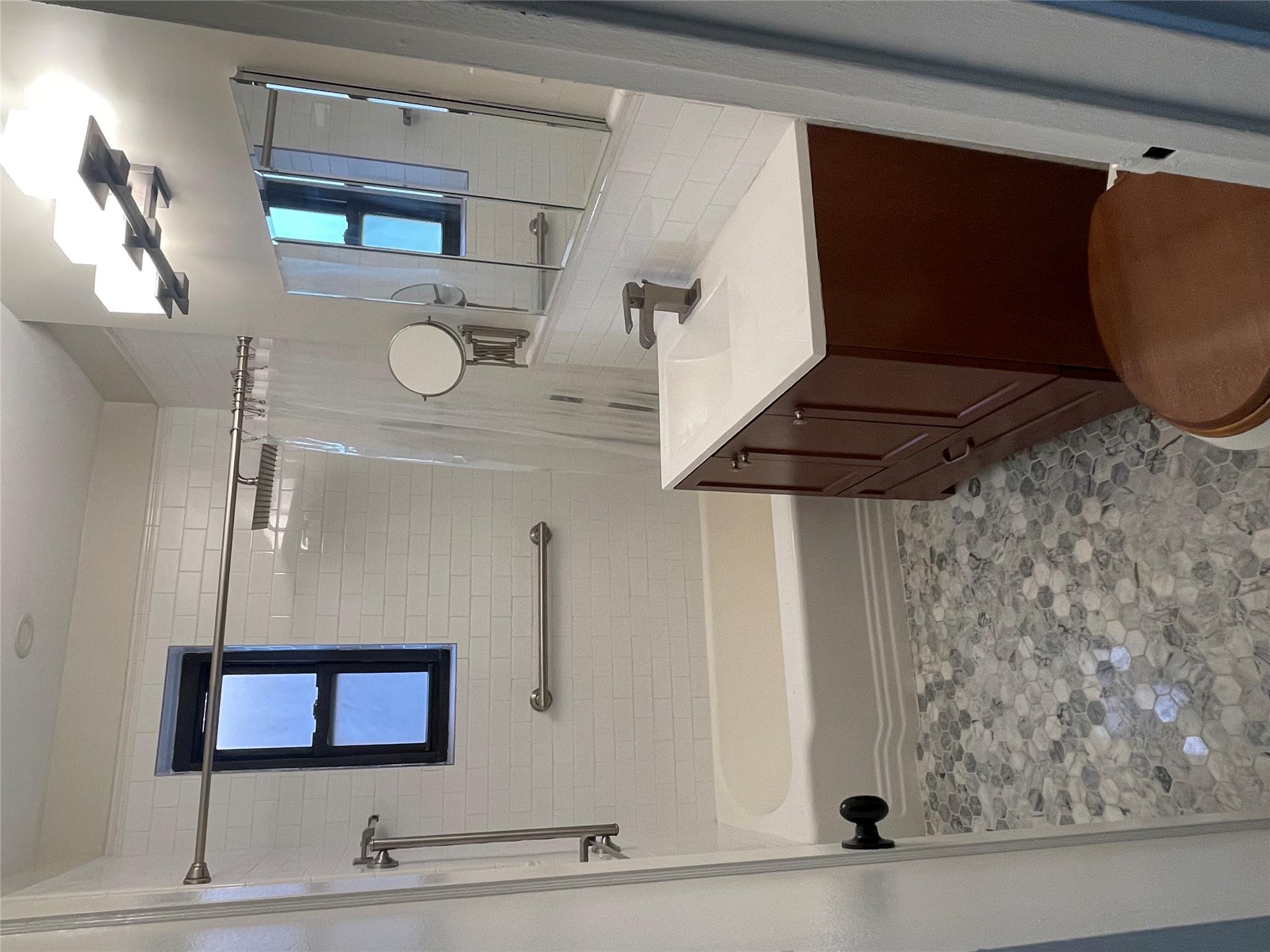 88-10 32nd Avenue # 201, East Elmhurst, NY 11369