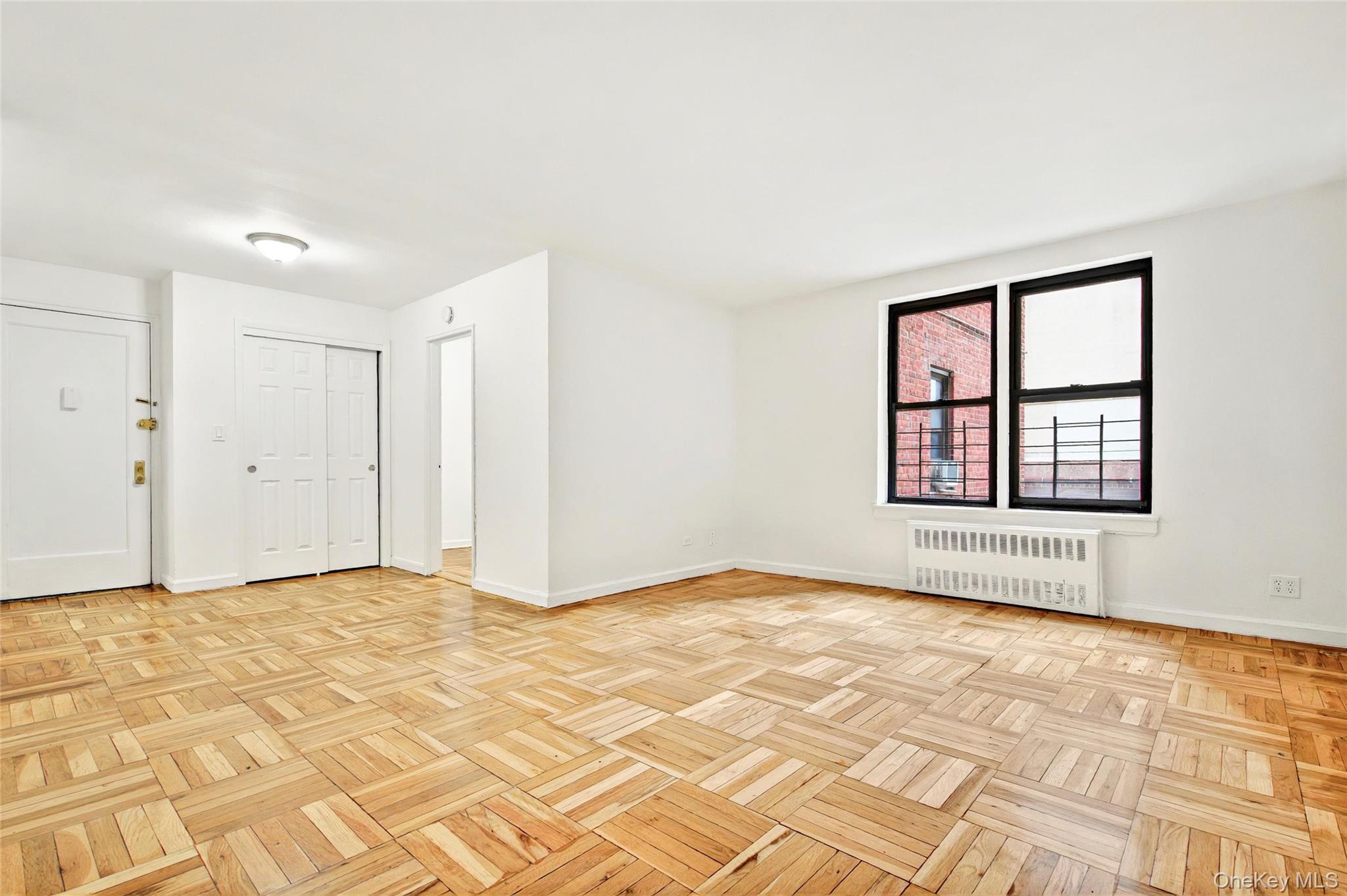 2244 Bronx Park E # 1E, Bronx, NY 10467