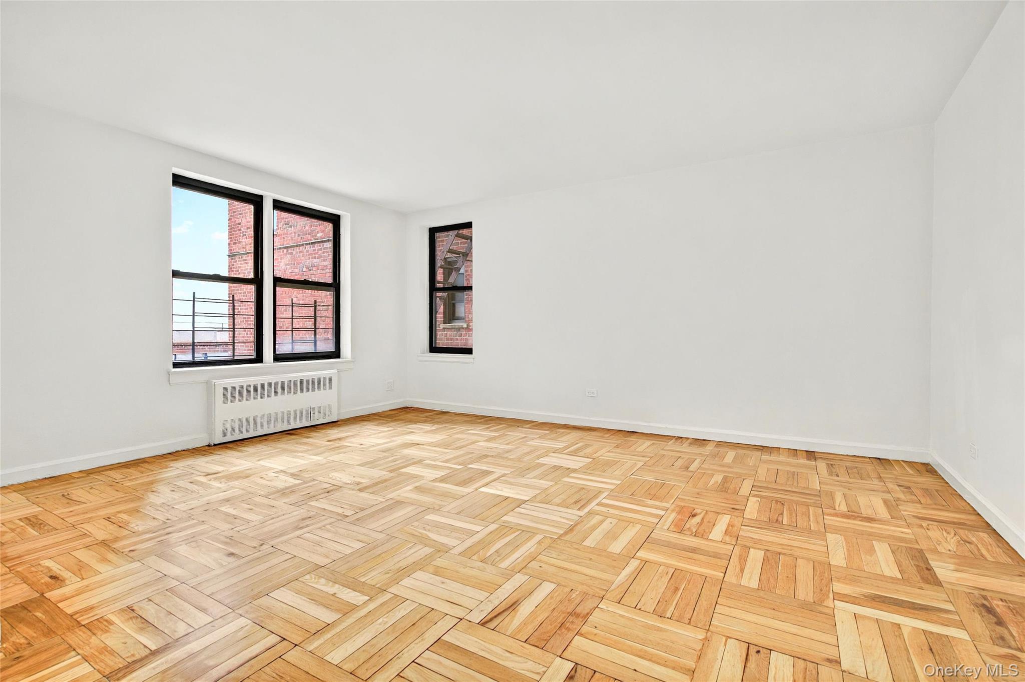 2244 Bronx Park E # 1E, Bronx, NY 10467