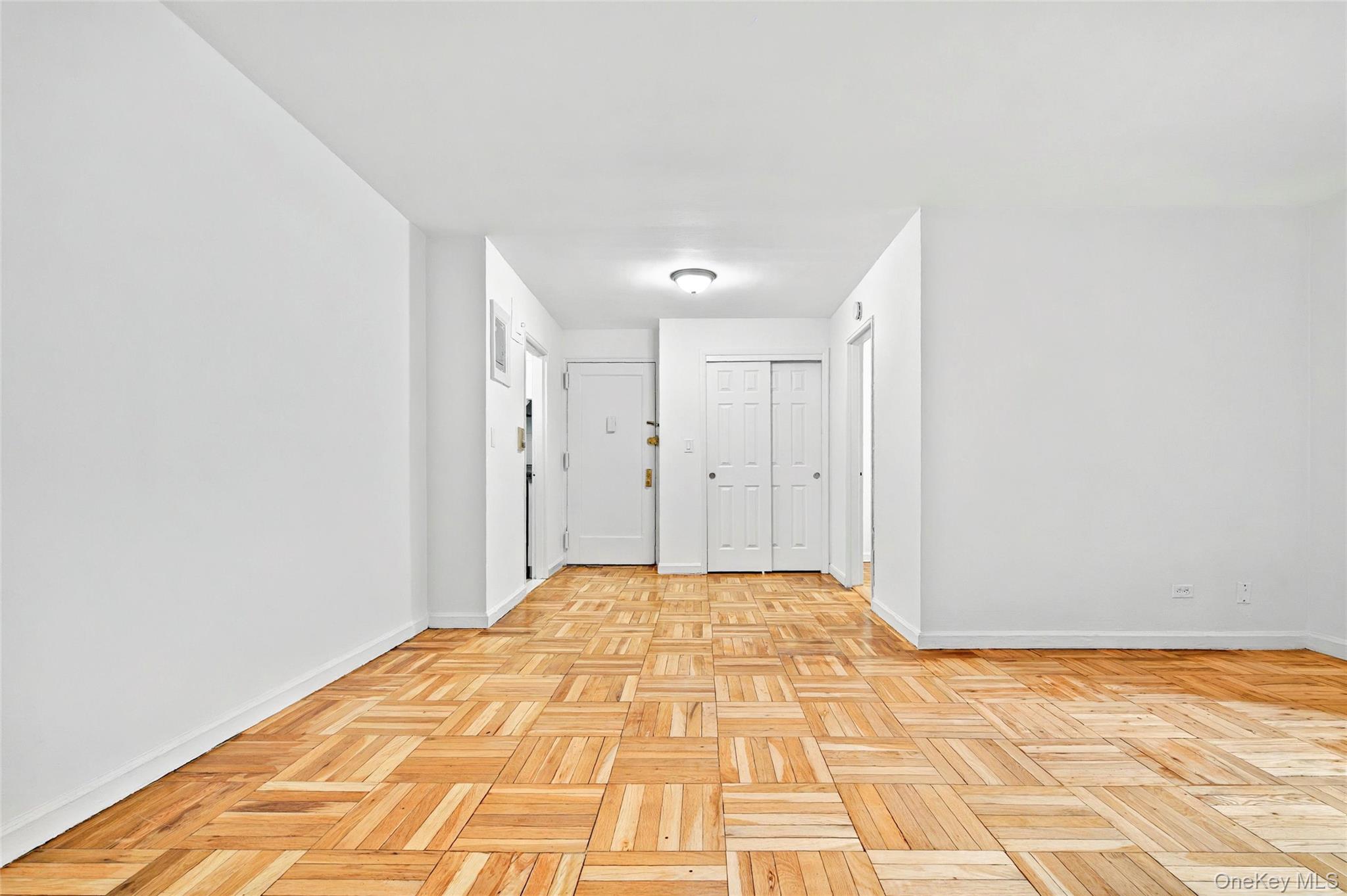 2244 Bronx Park E # 1E, Bronx, NY 10467