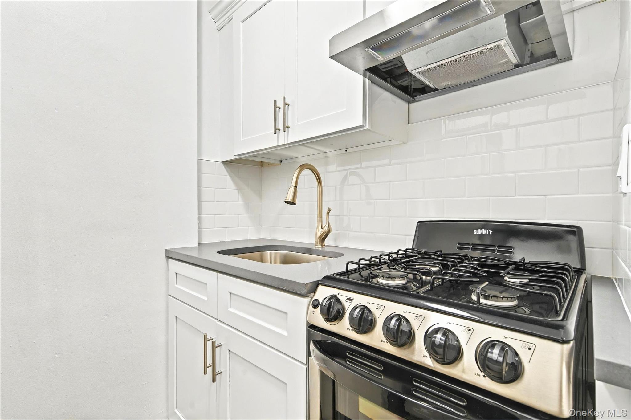 2244 Bronx Park E # 1E, Bronx, NY 10467