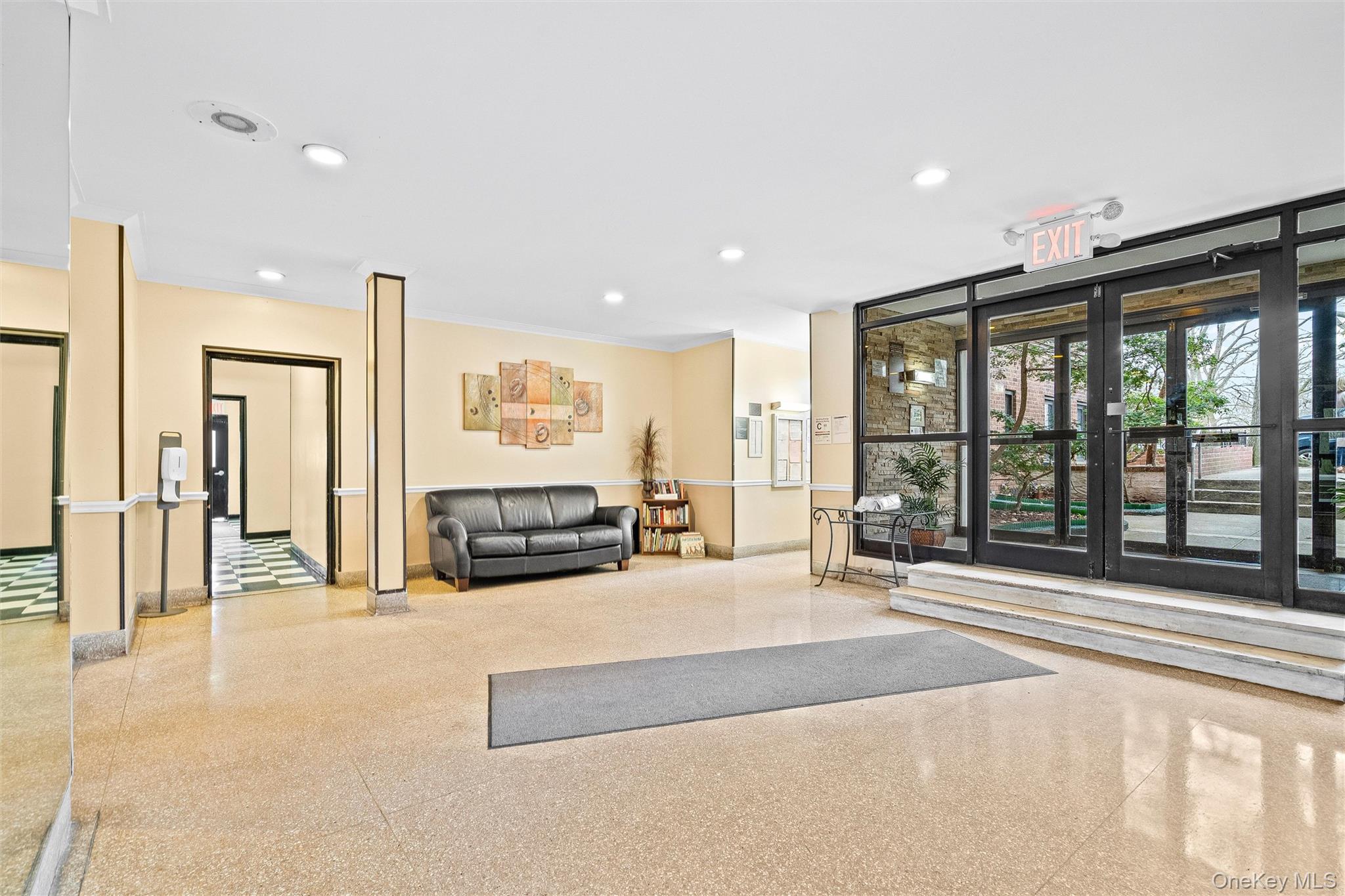 2244 Bronx Park E # 1E, Bronx, NY 10467