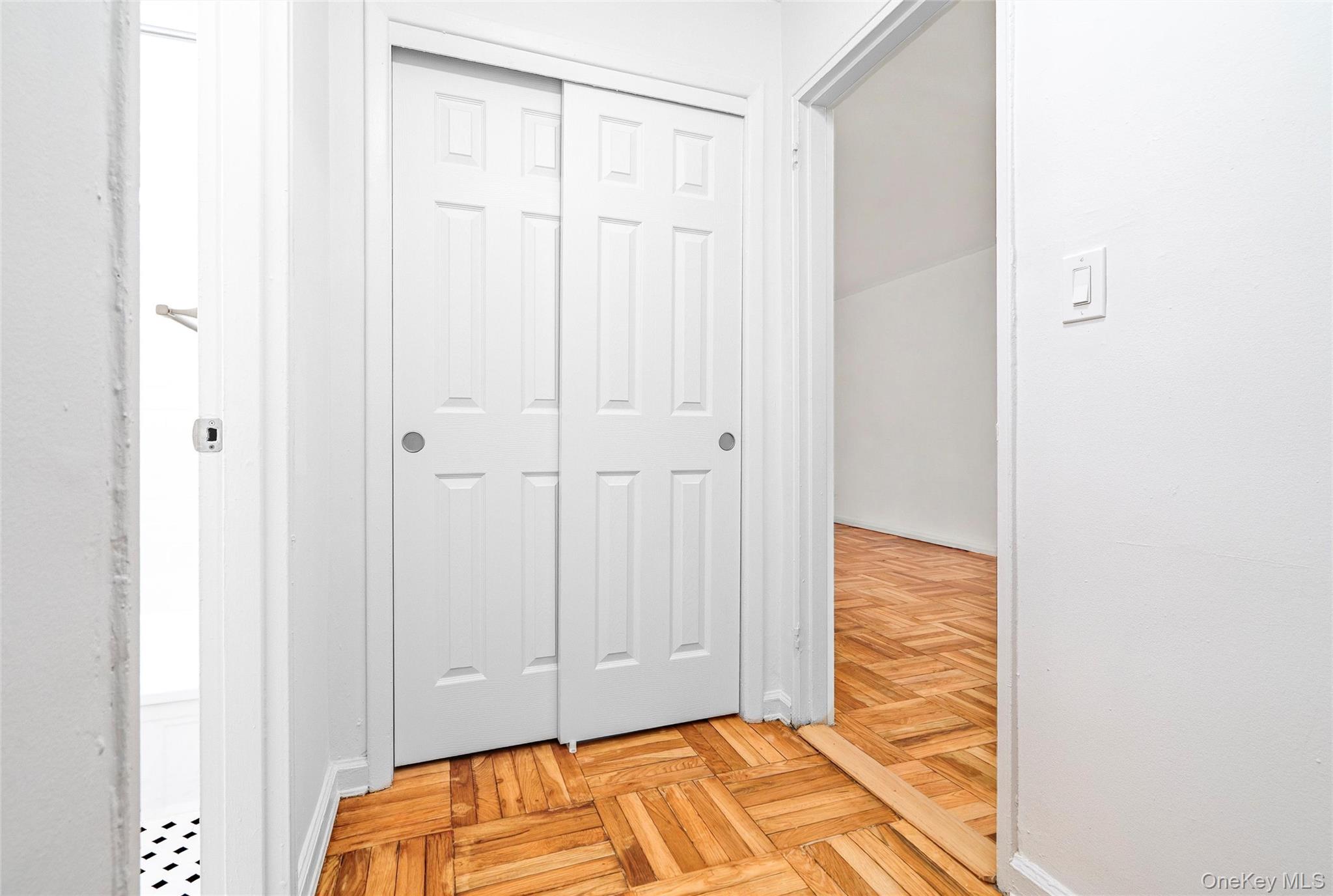 2244 Bronx Park E # 1E, Bronx, NY 10467