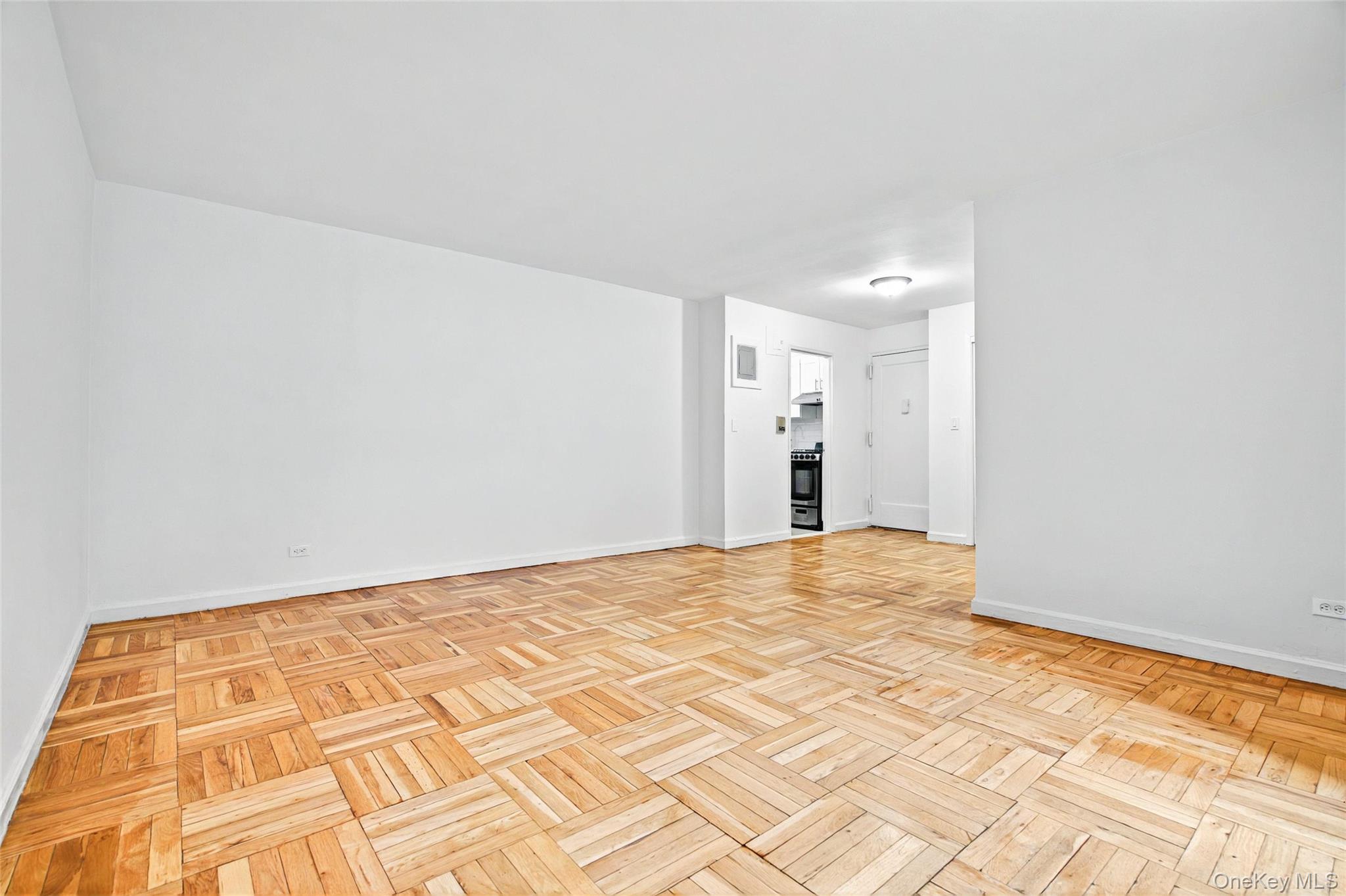 2244 Bronx Park E # 1E, Bronx, NY 10467