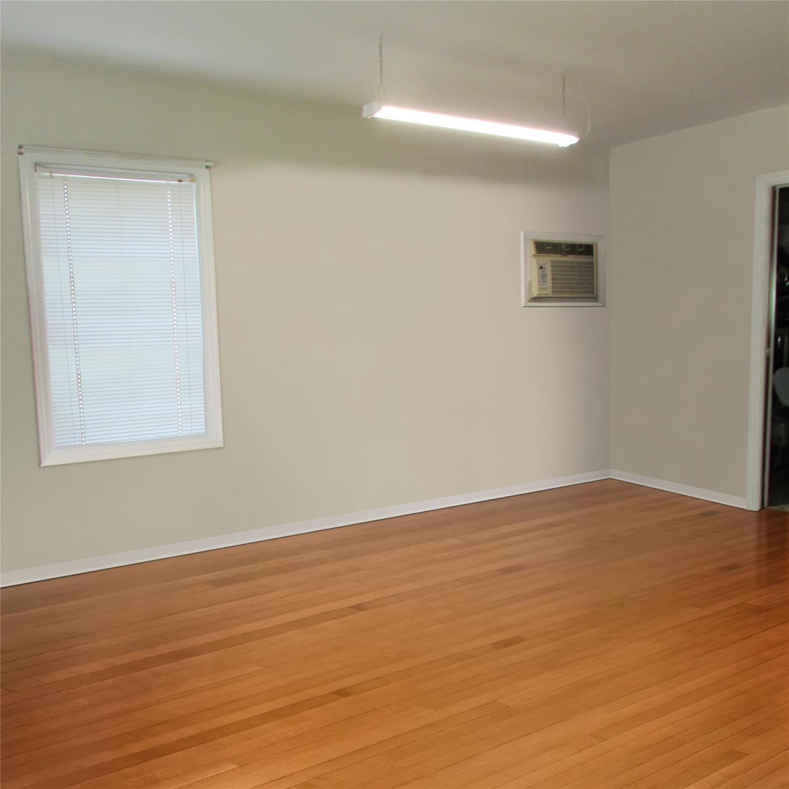 13 Surrey Lane, New Hyde Park, NY 11040