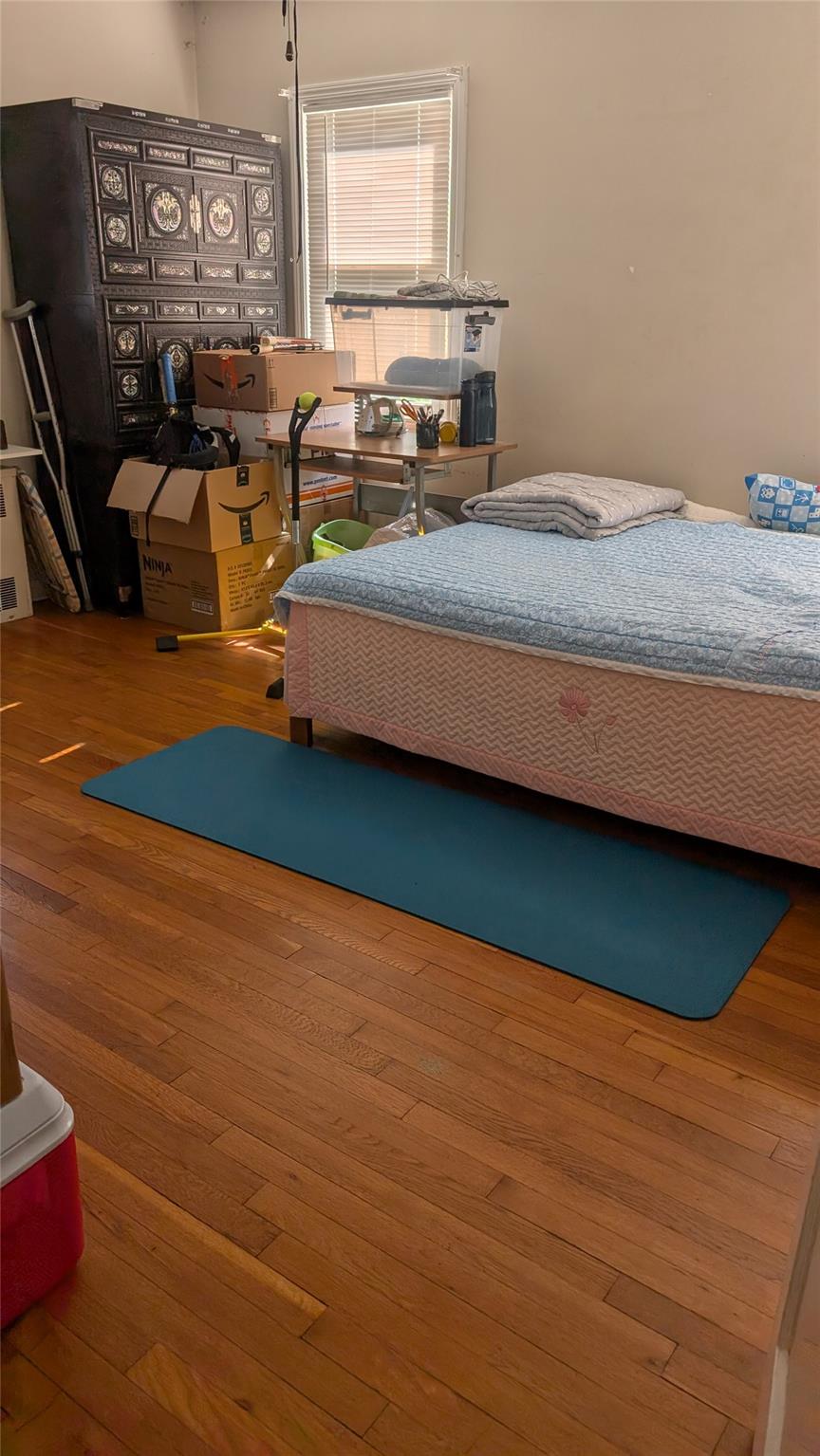 13 Surrey Lane, New Hyde Park, NY 11040