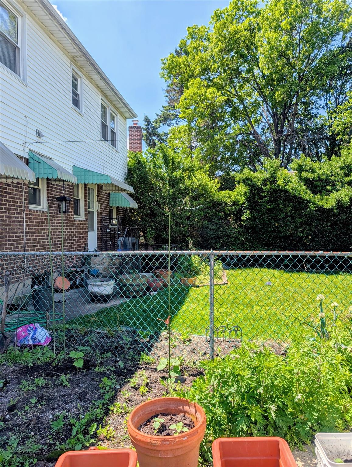 13 Surrey Lane, New Hyde Park, NY 11040