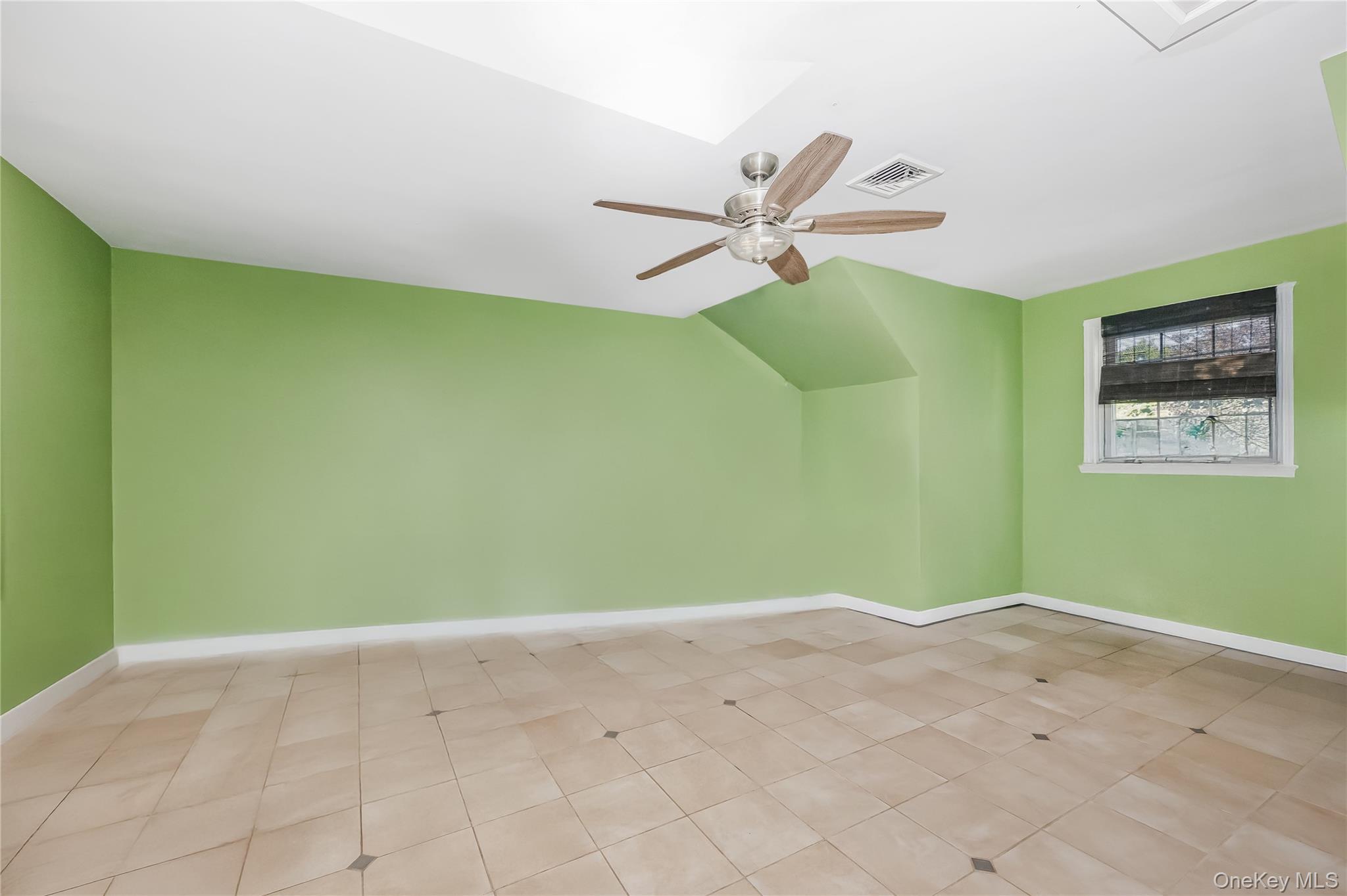 7 Junior Drive, Ronkonkoma, NY 11779