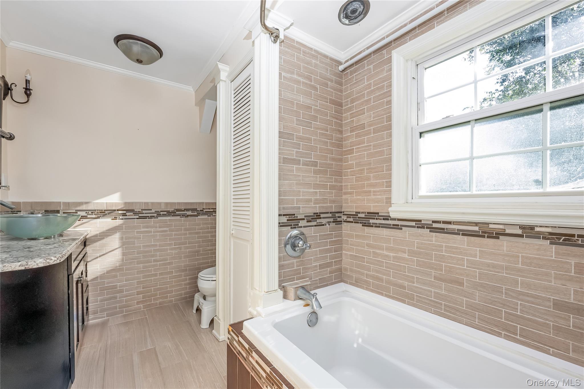 7 Junior Drive, Ronkonkoma, NY 11779