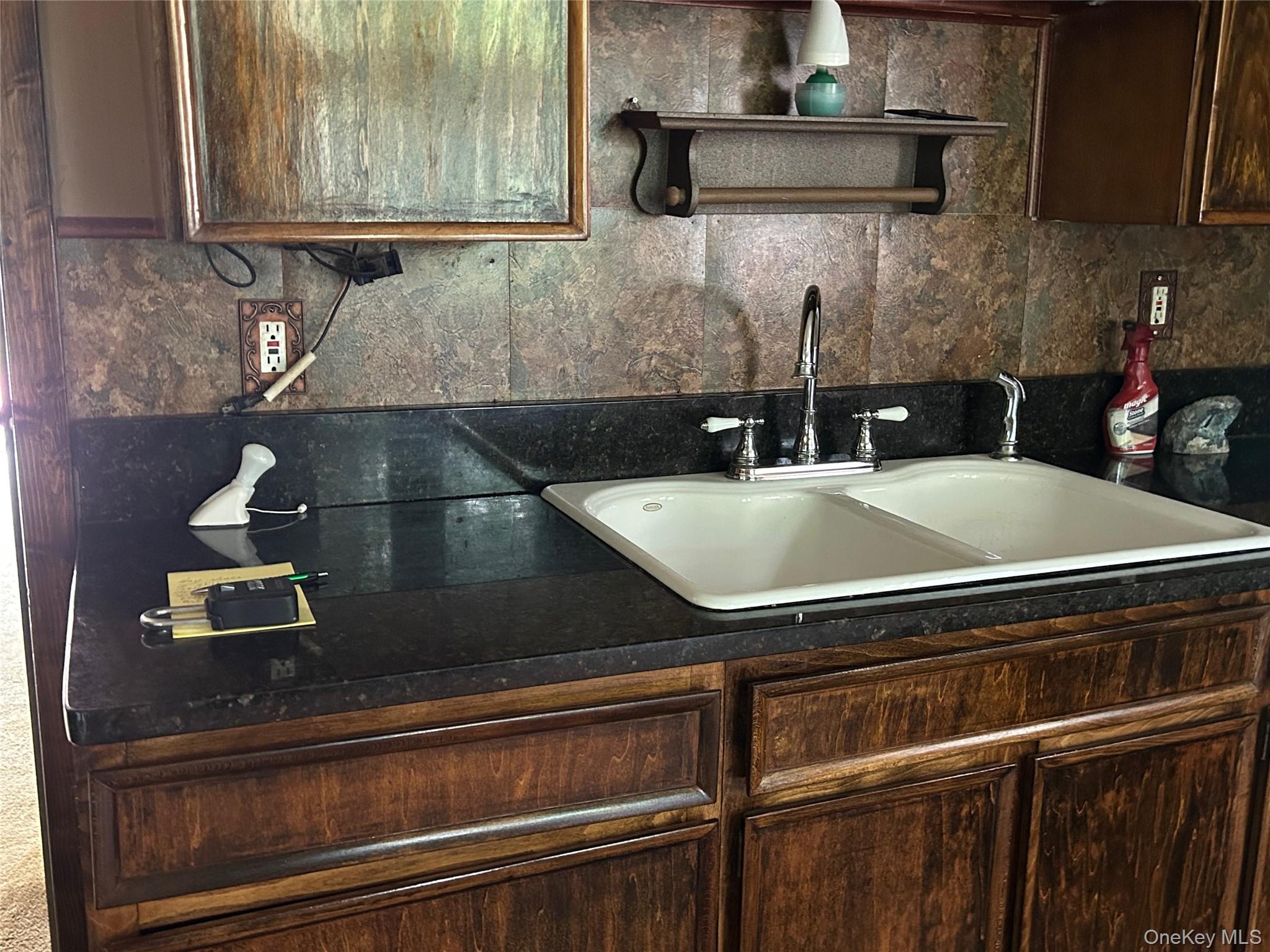 27 First Street, Godeffroy, NY 12729