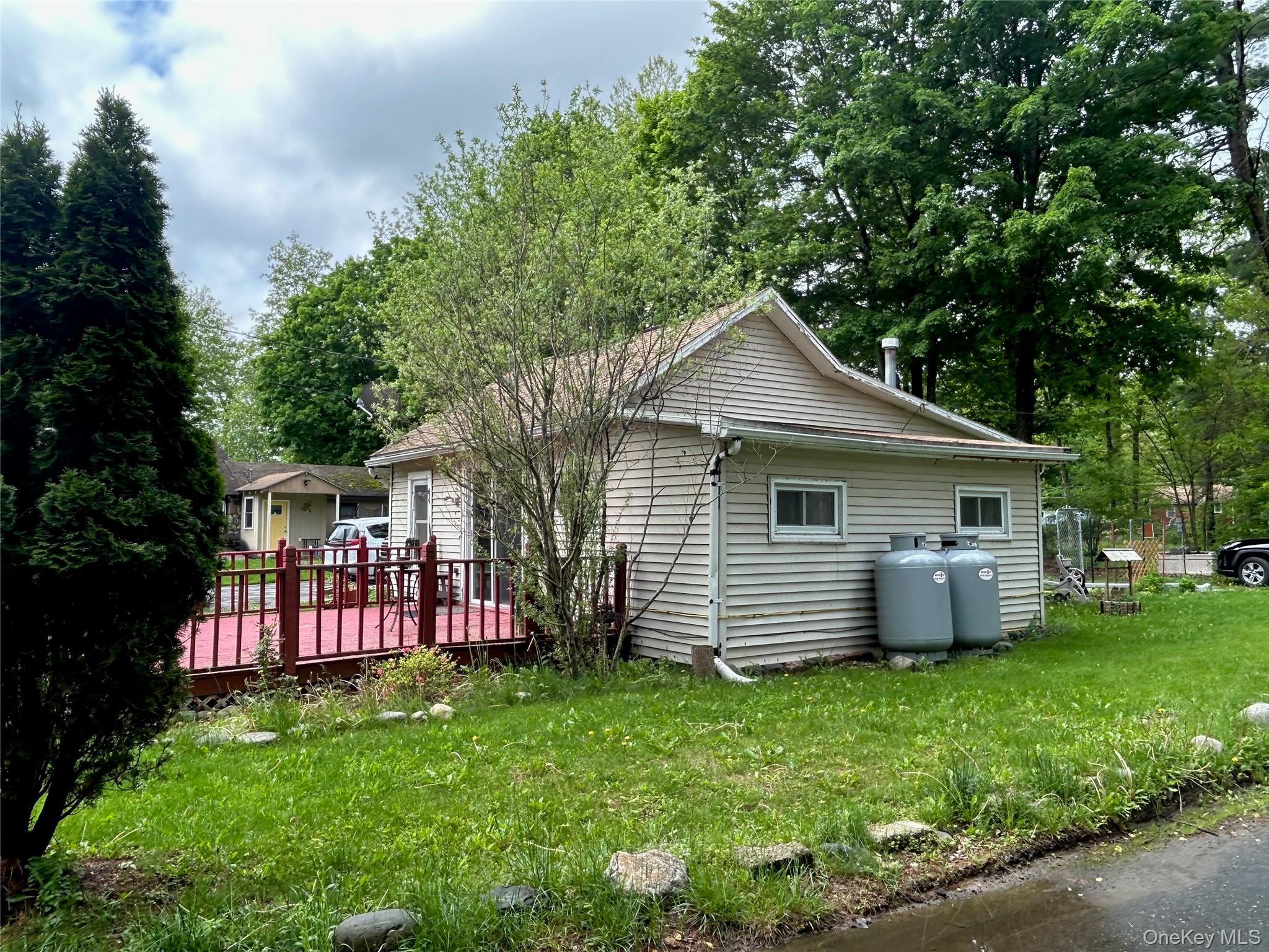 27 First Street, Godeffroy, NY 12729