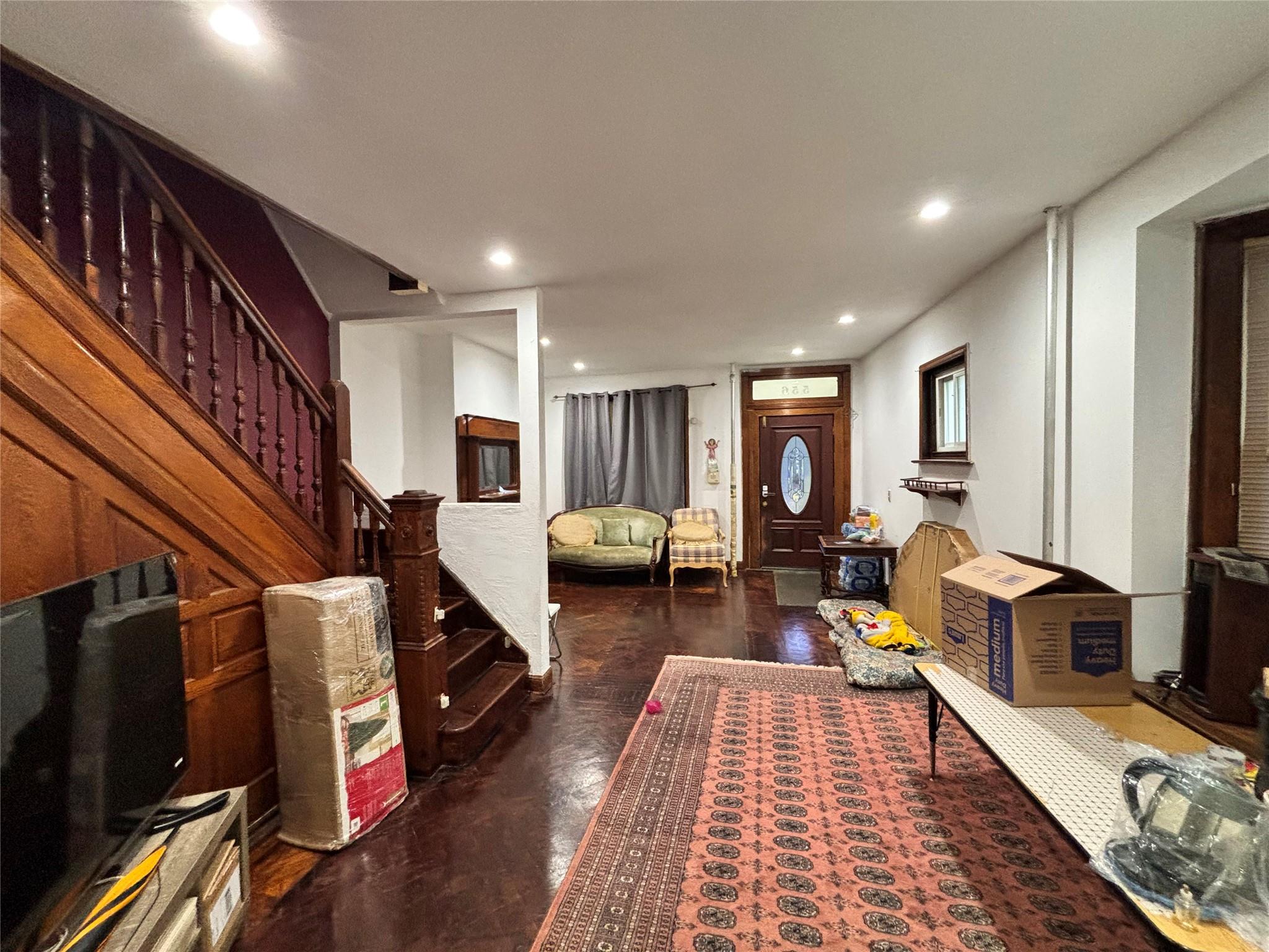 556 Van Cortlandt Park Avenue, Yonkers, NY 10705