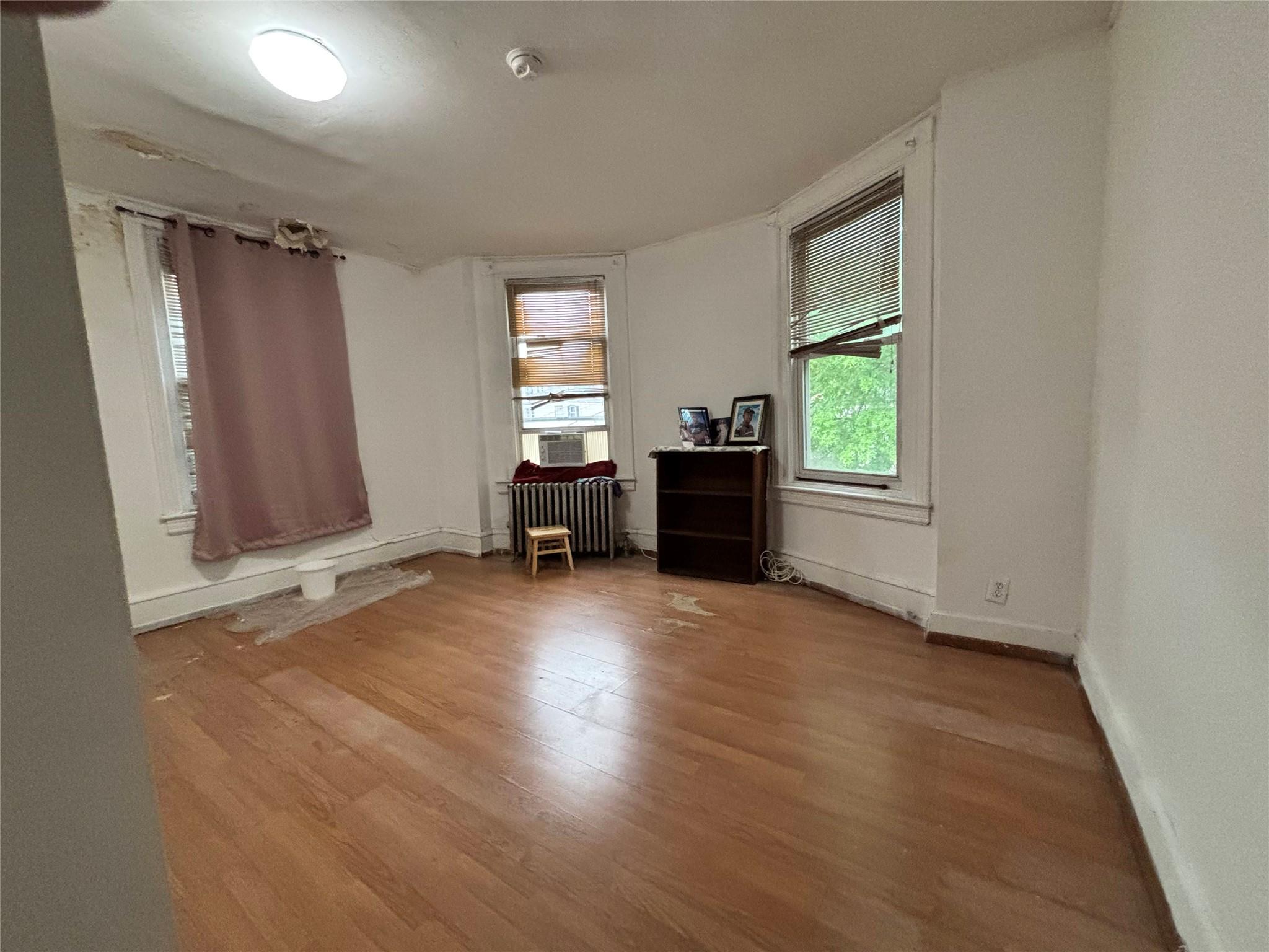 556 Van Cortlandt Park Avenue, Yonkers, NY 10705