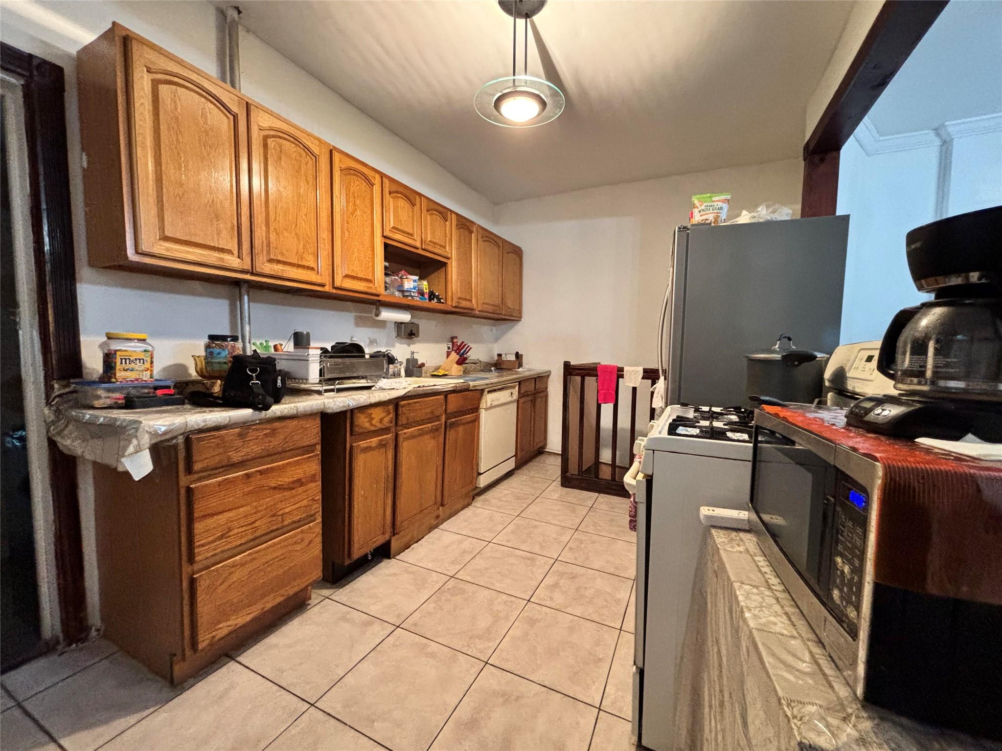 556 Van Cortlandt Park Avenue, Yonkers, NY 10705