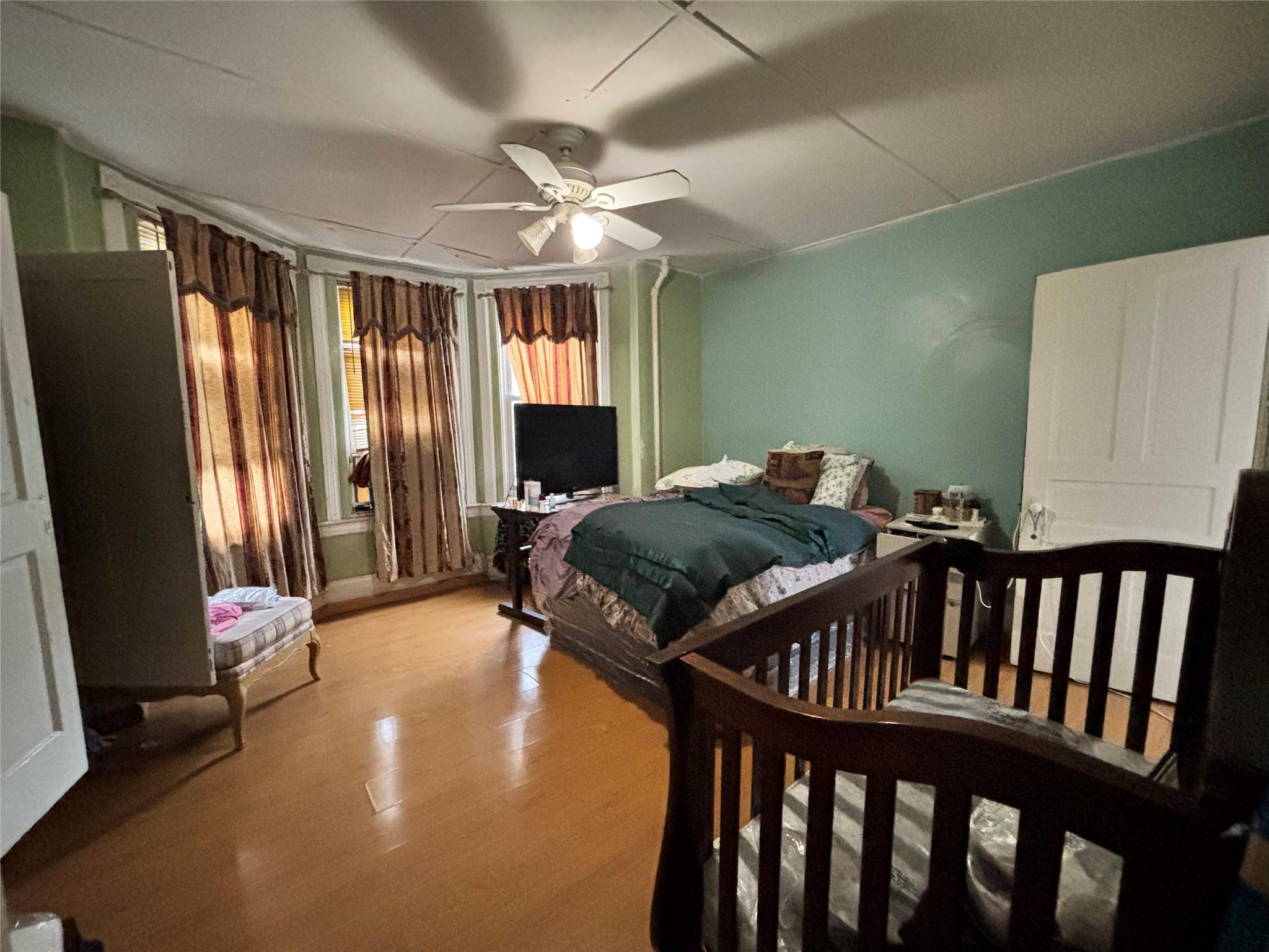 556 Van Cortlandt Park Avenue, Yonkers, NY 10705