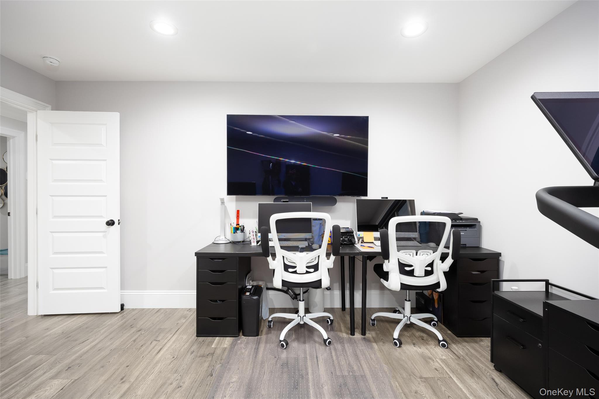 18 Heron Court, Levittown, NY 11756